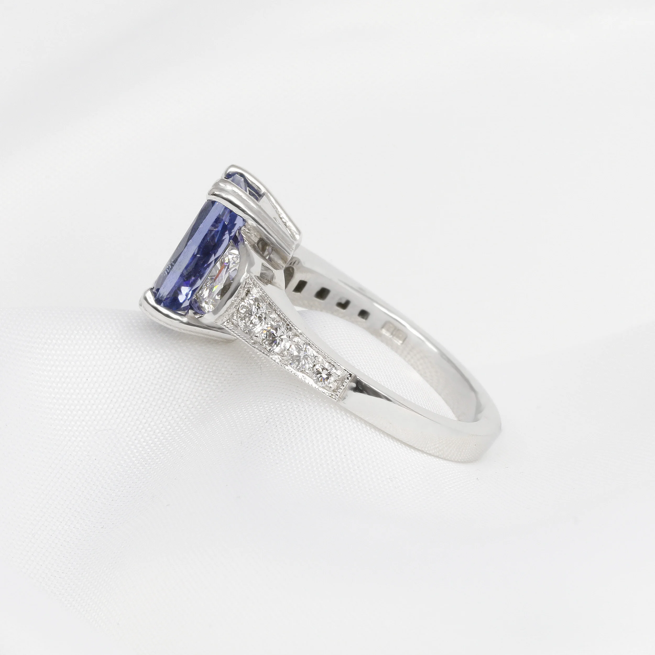 Tanzanite & Diamond Ring