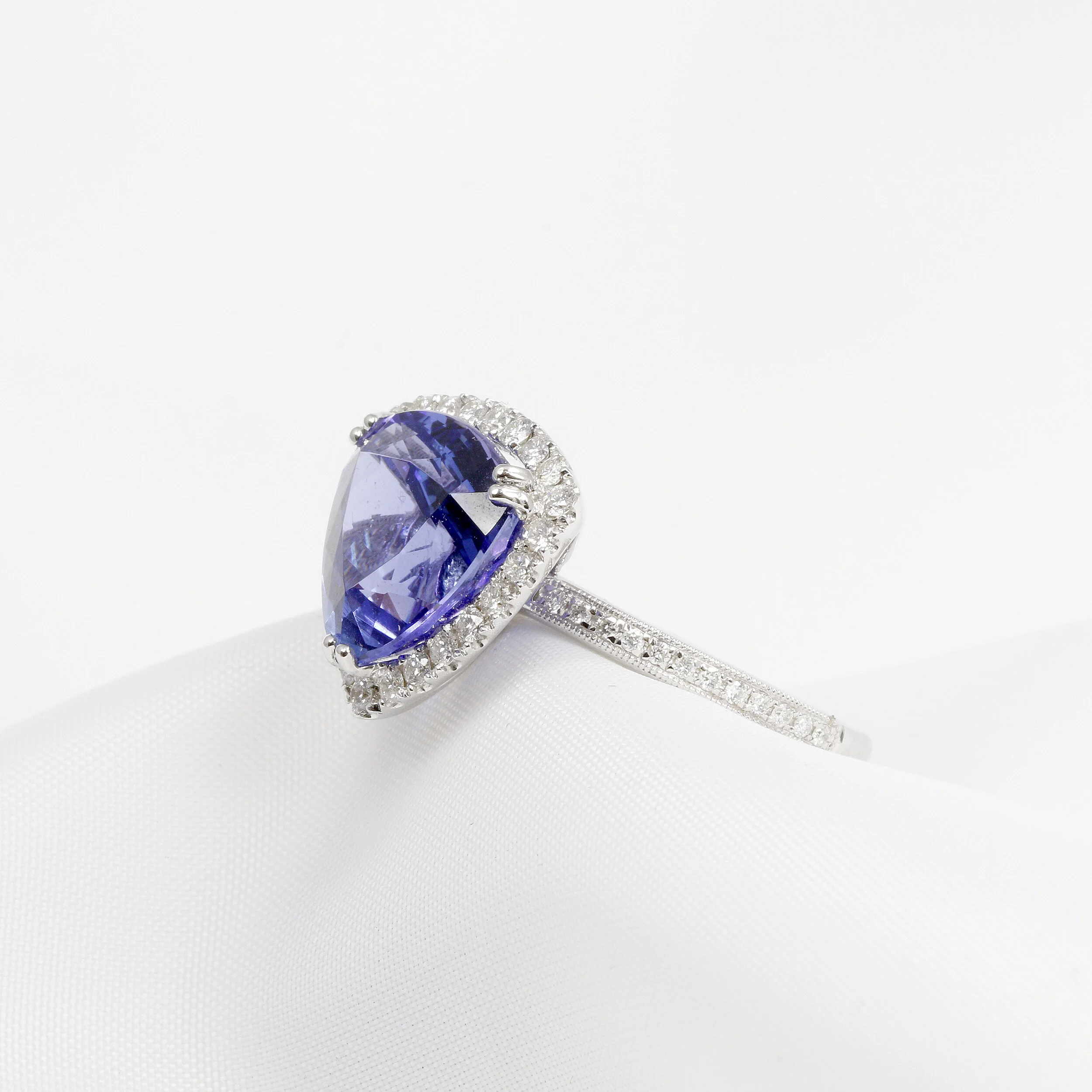 Tanzanite & Diamond Ring in White Gold