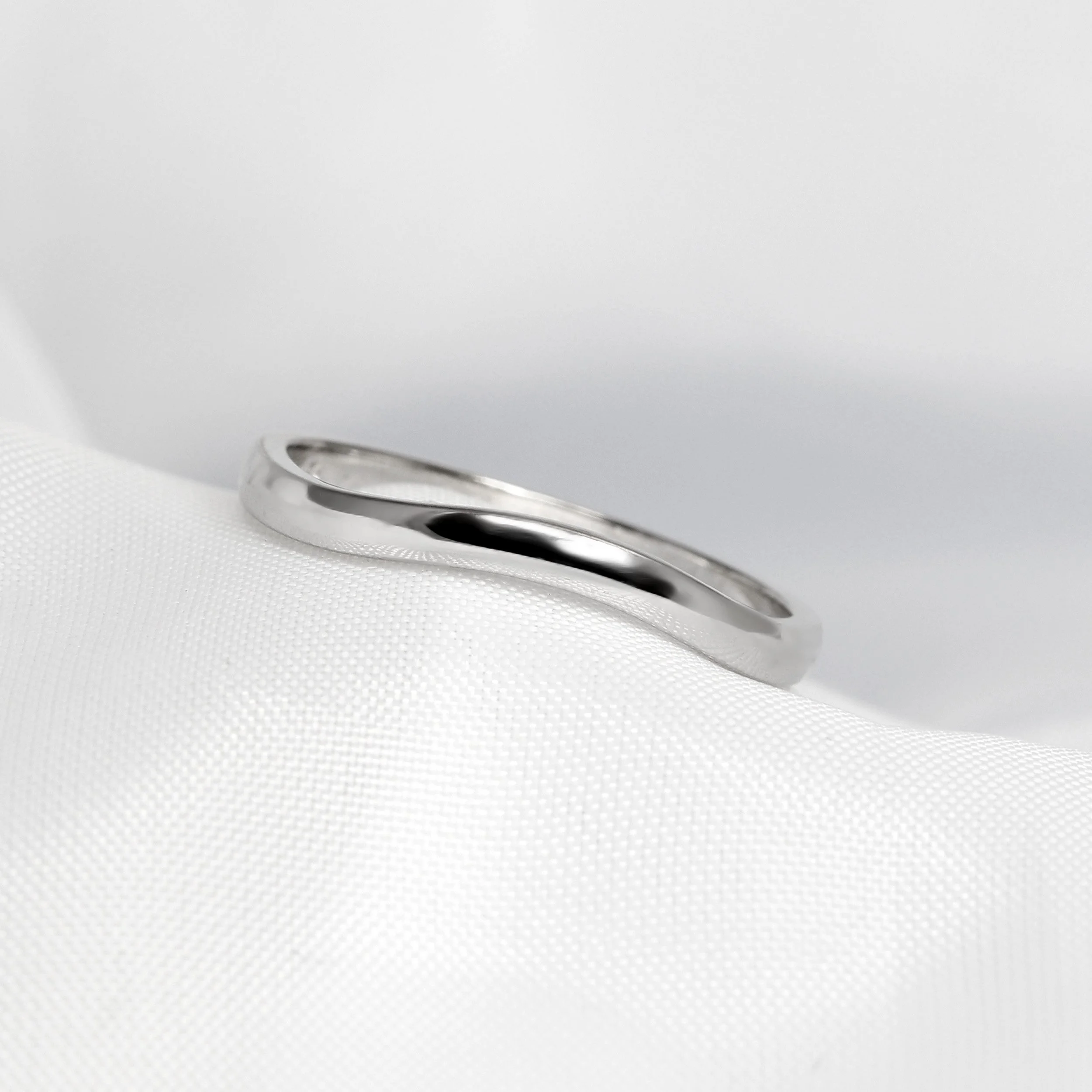 Gently Shaped Wedding Ring in 18k White Gold