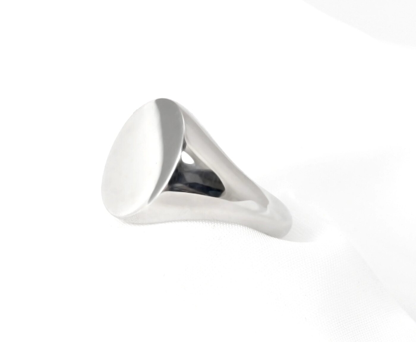 White gold signet ring 