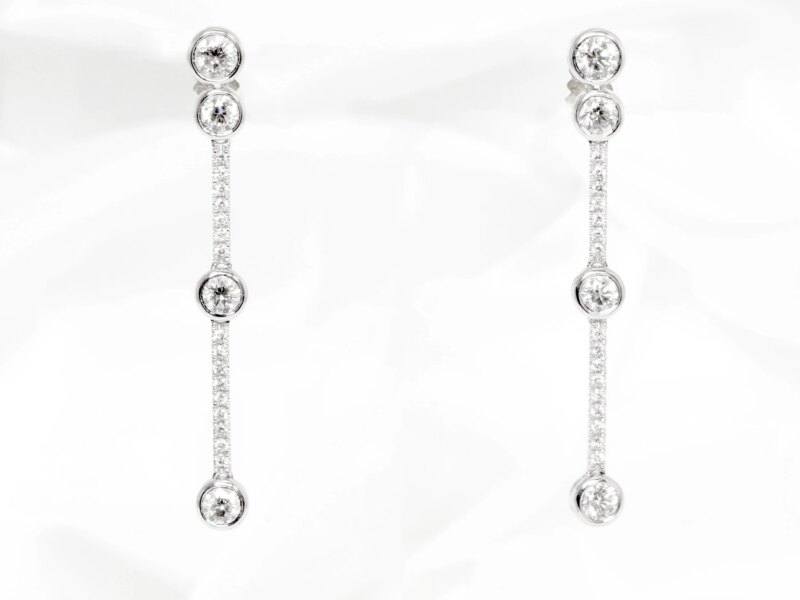 Diamond Drop Earrings in 18ct White Gold 