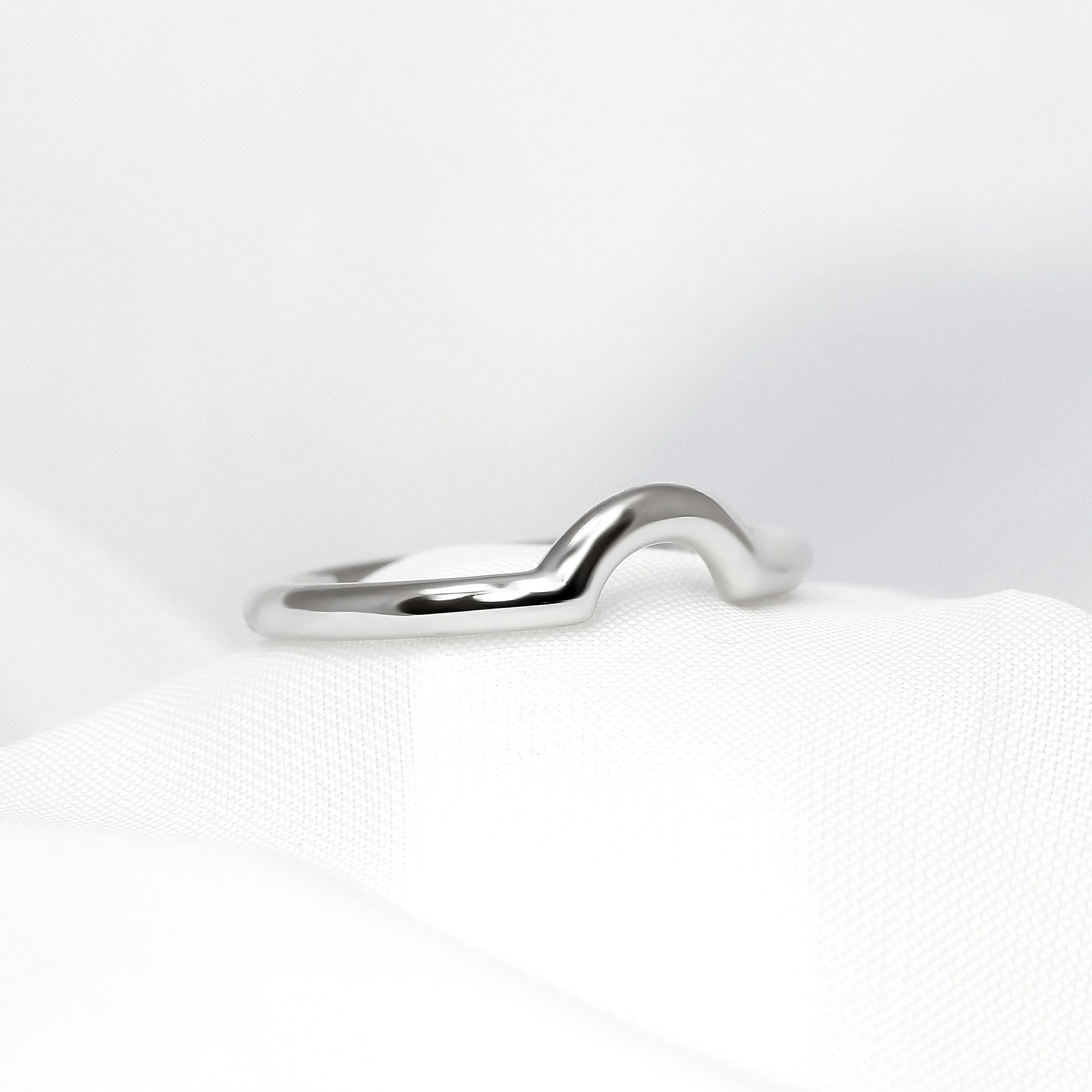 Shaped Wedding Ring in Platinum