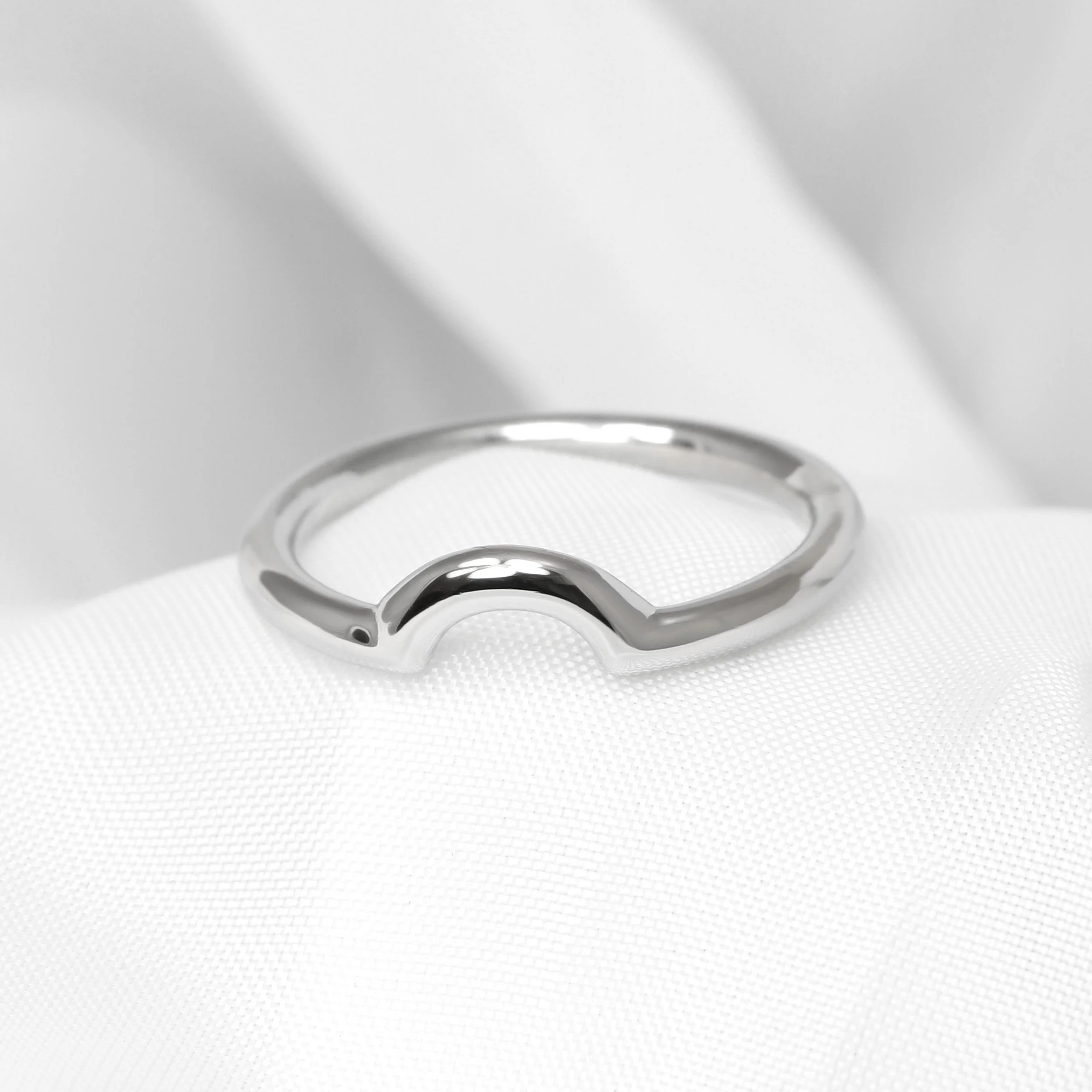 Shaped Wedding Ring in Platinum