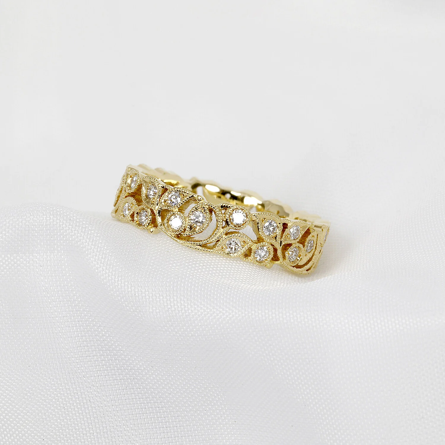 Diamond Foliate Band Ring in Yellow Gold
