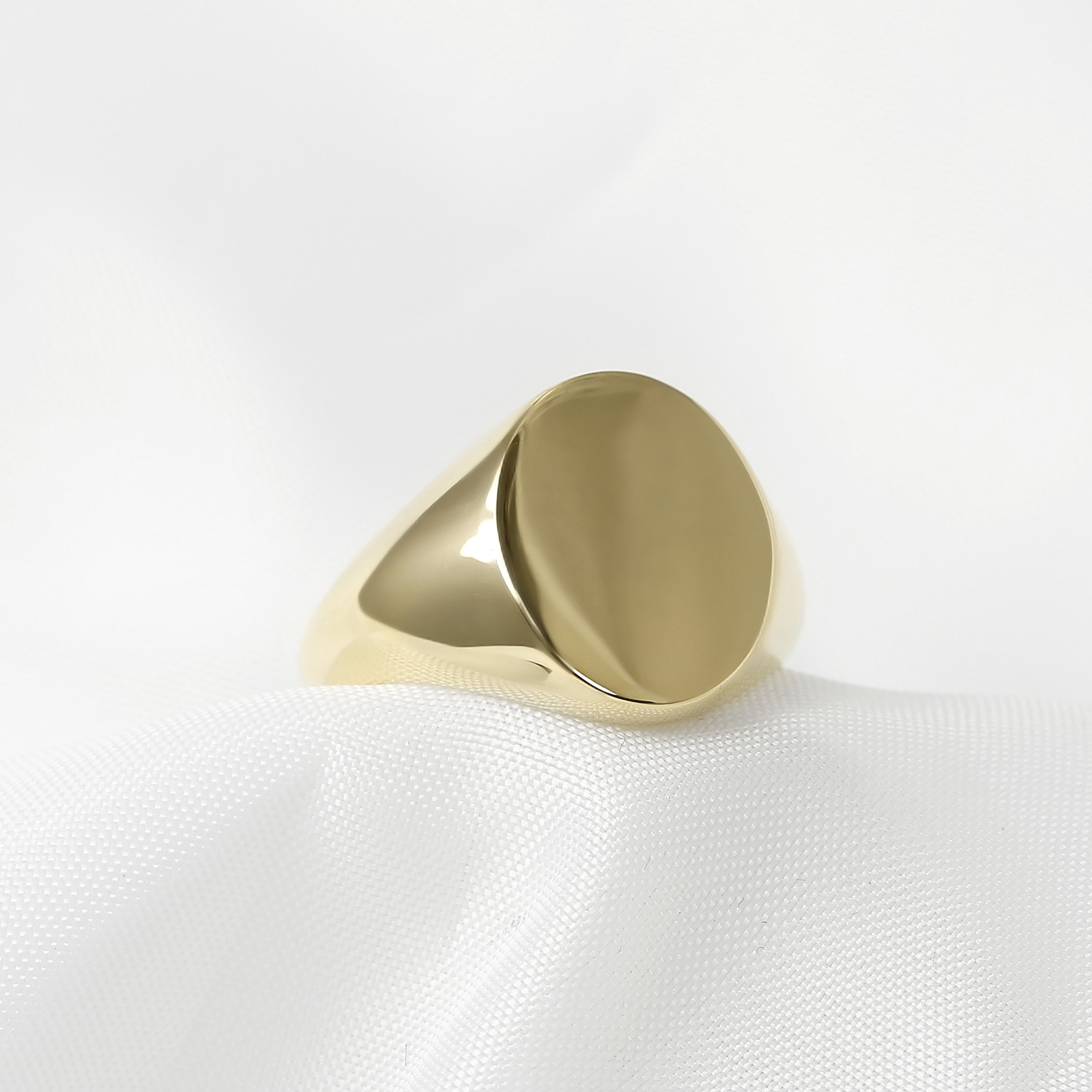 Oval 18ct Yellow Gold Signet Ring