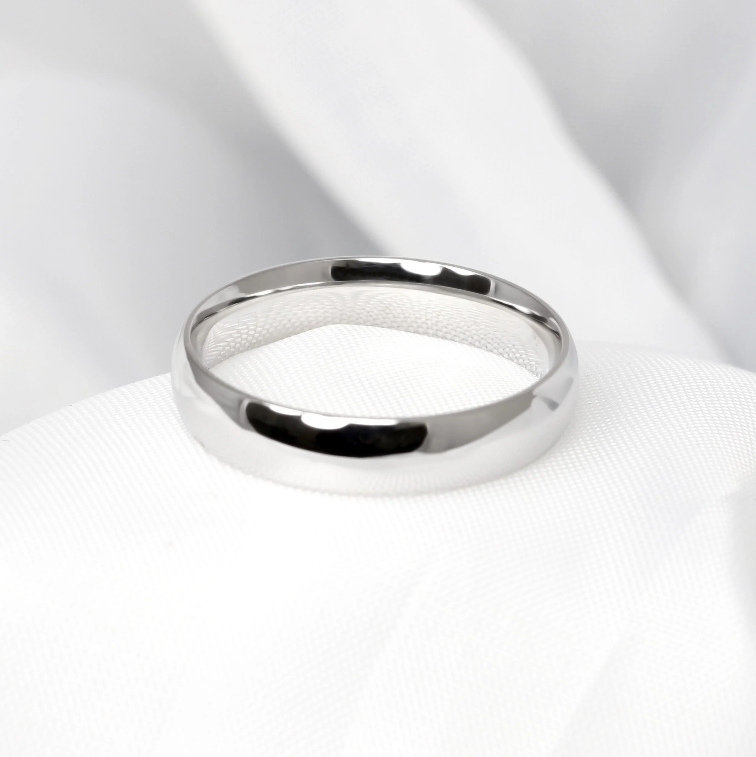4mm Traditional Court Wedding Ring in 18k White Gold