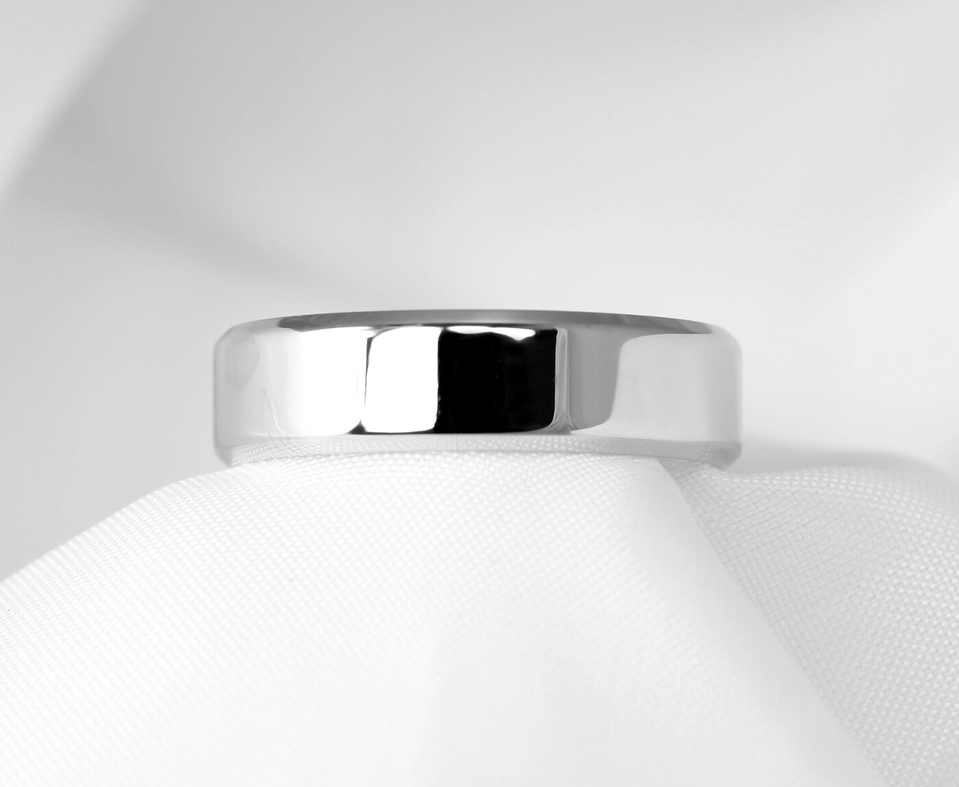 6mm Bevelled Court Wedding Band in Platinum