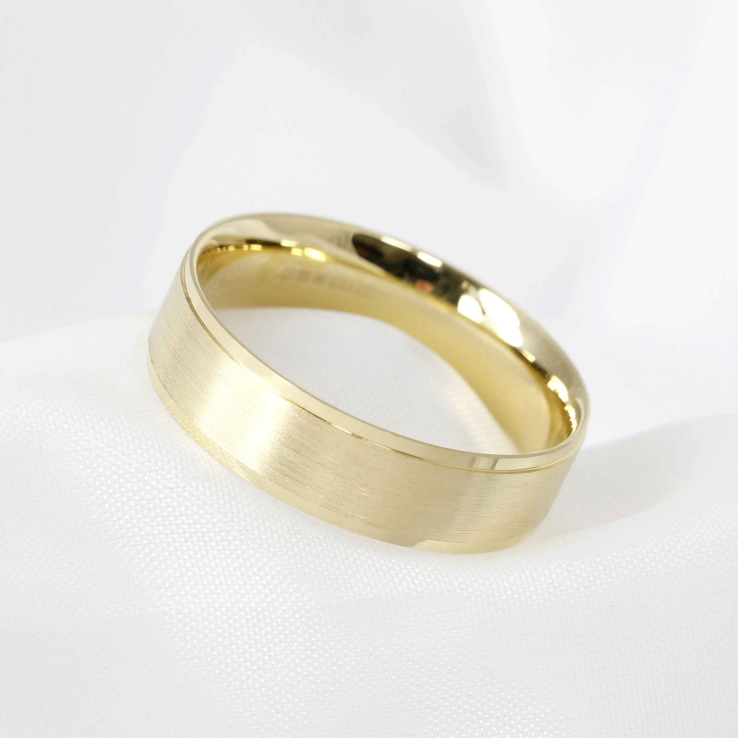 Satin & Polish Finish Yellow Gold Wedding Ring
