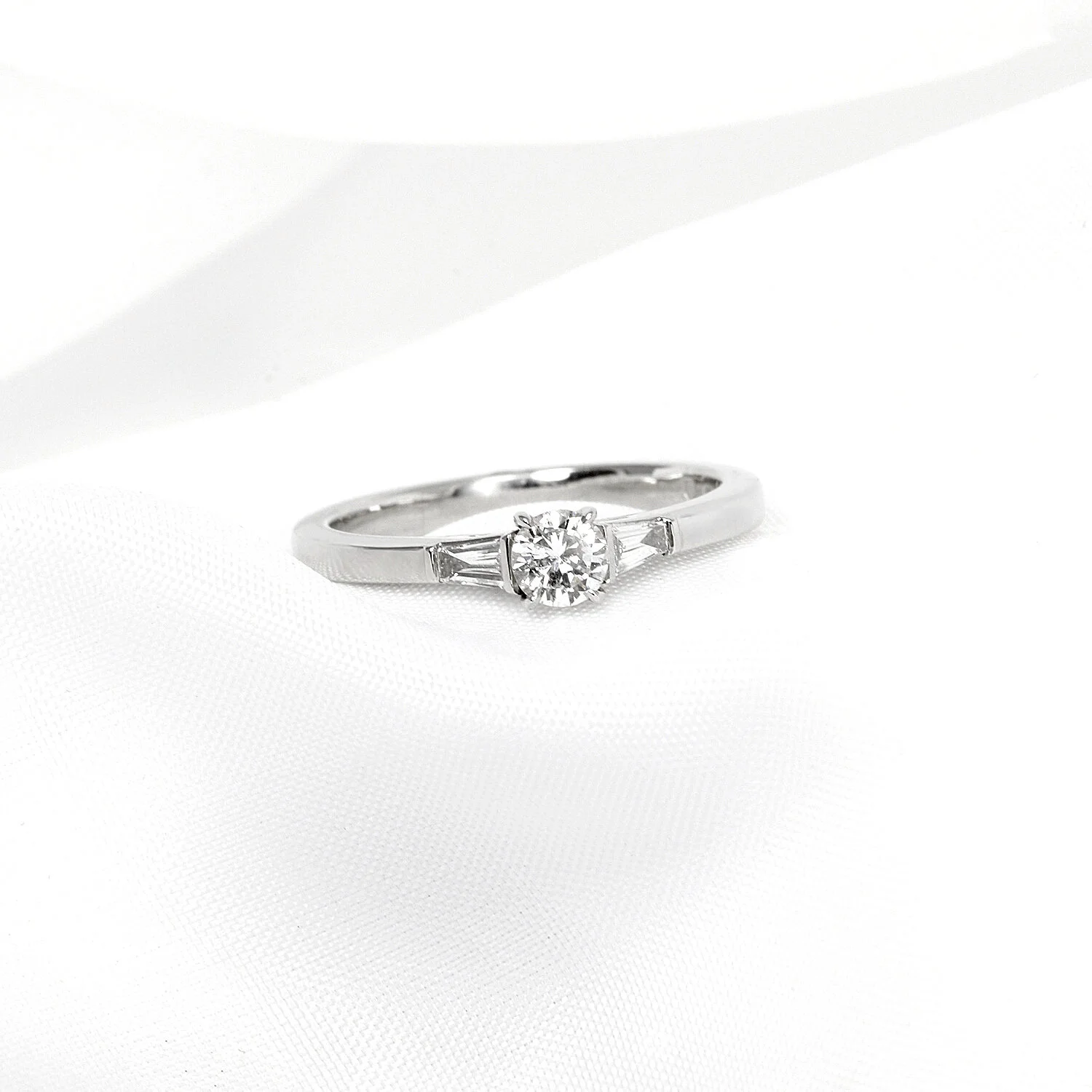 Diamond Ring in White Gold