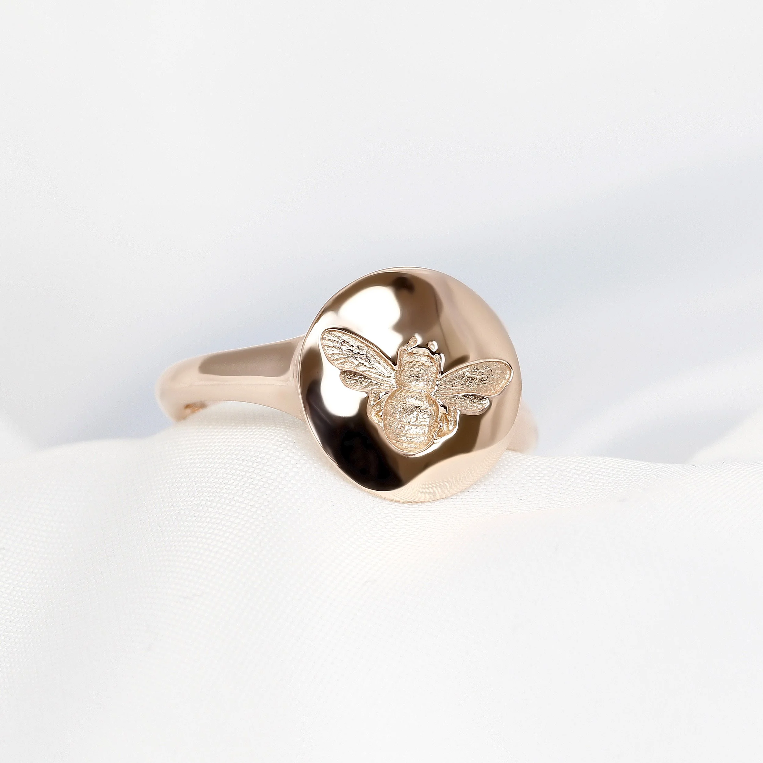 Timothy Roe Bumble Bee Signet Ring in Rose Gold
