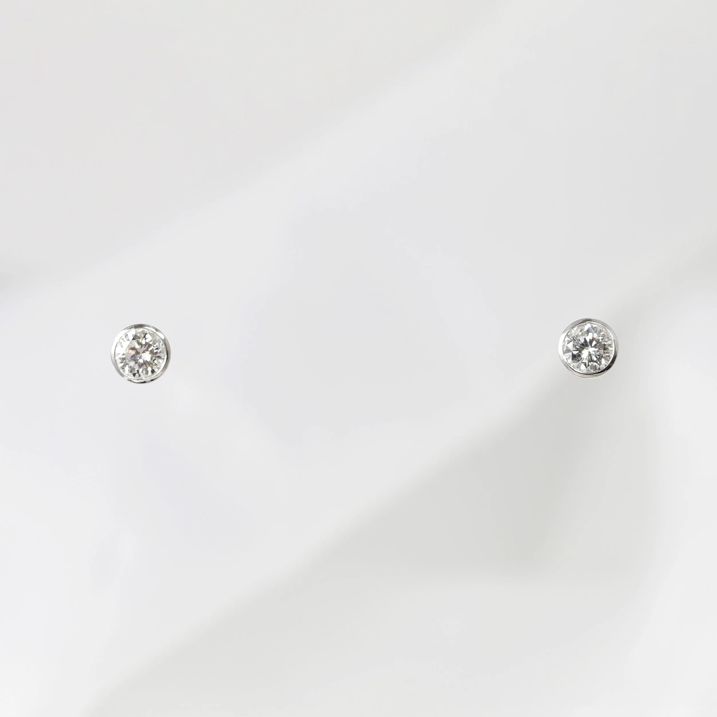 Round Brilliant Diamond Rub Over Stud Earrings