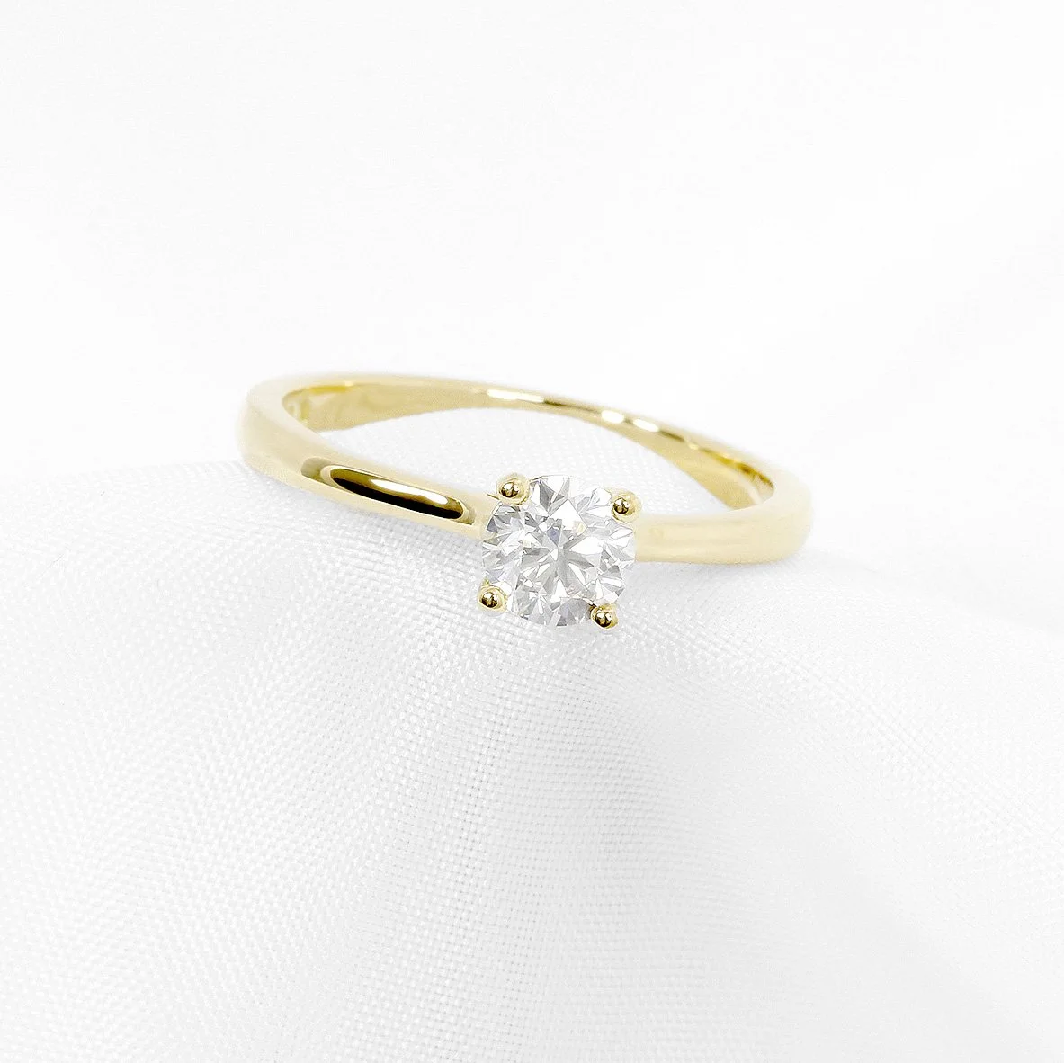 Brilliant Cut Diamond Solitaire Ring in Yellow Gold