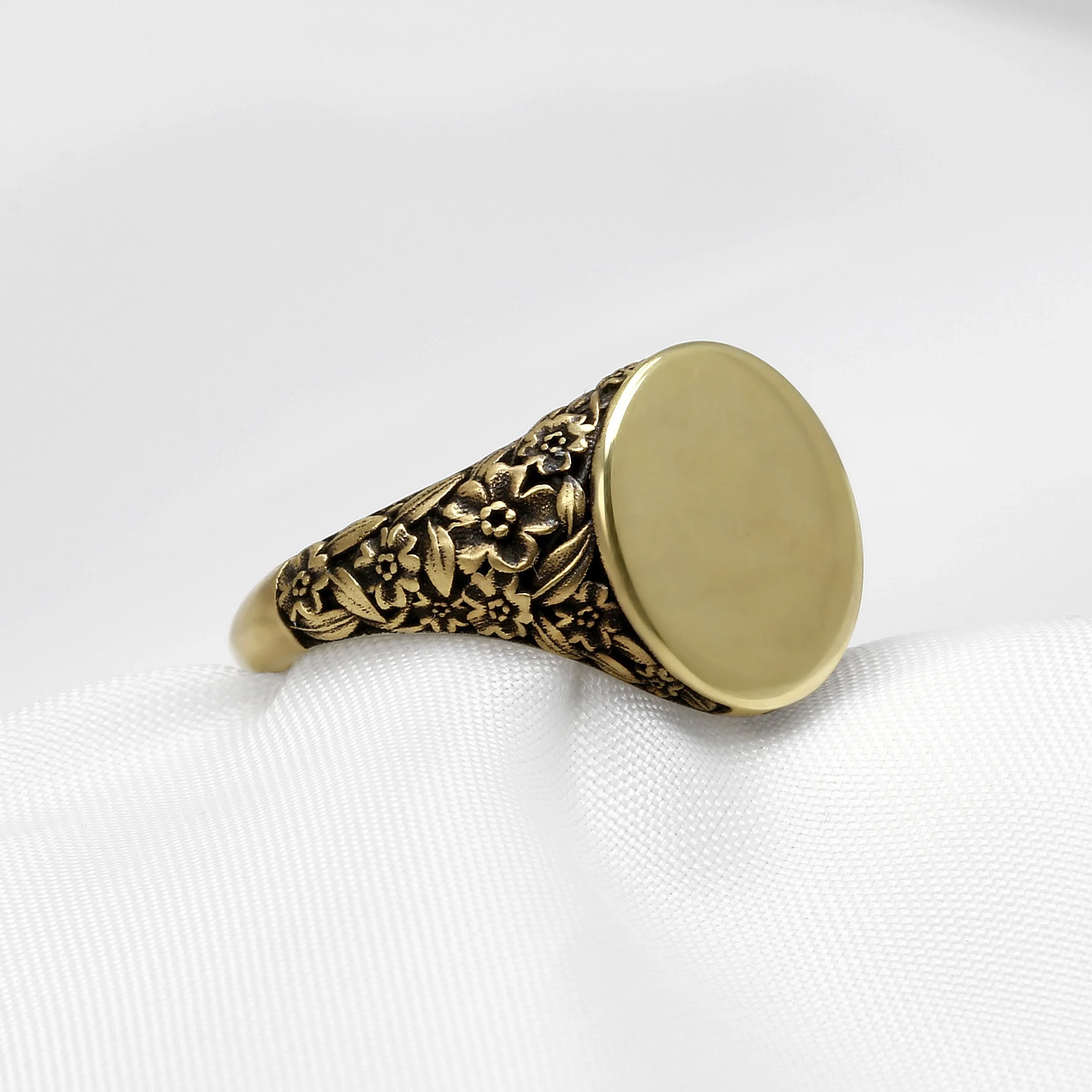 custom signet ring