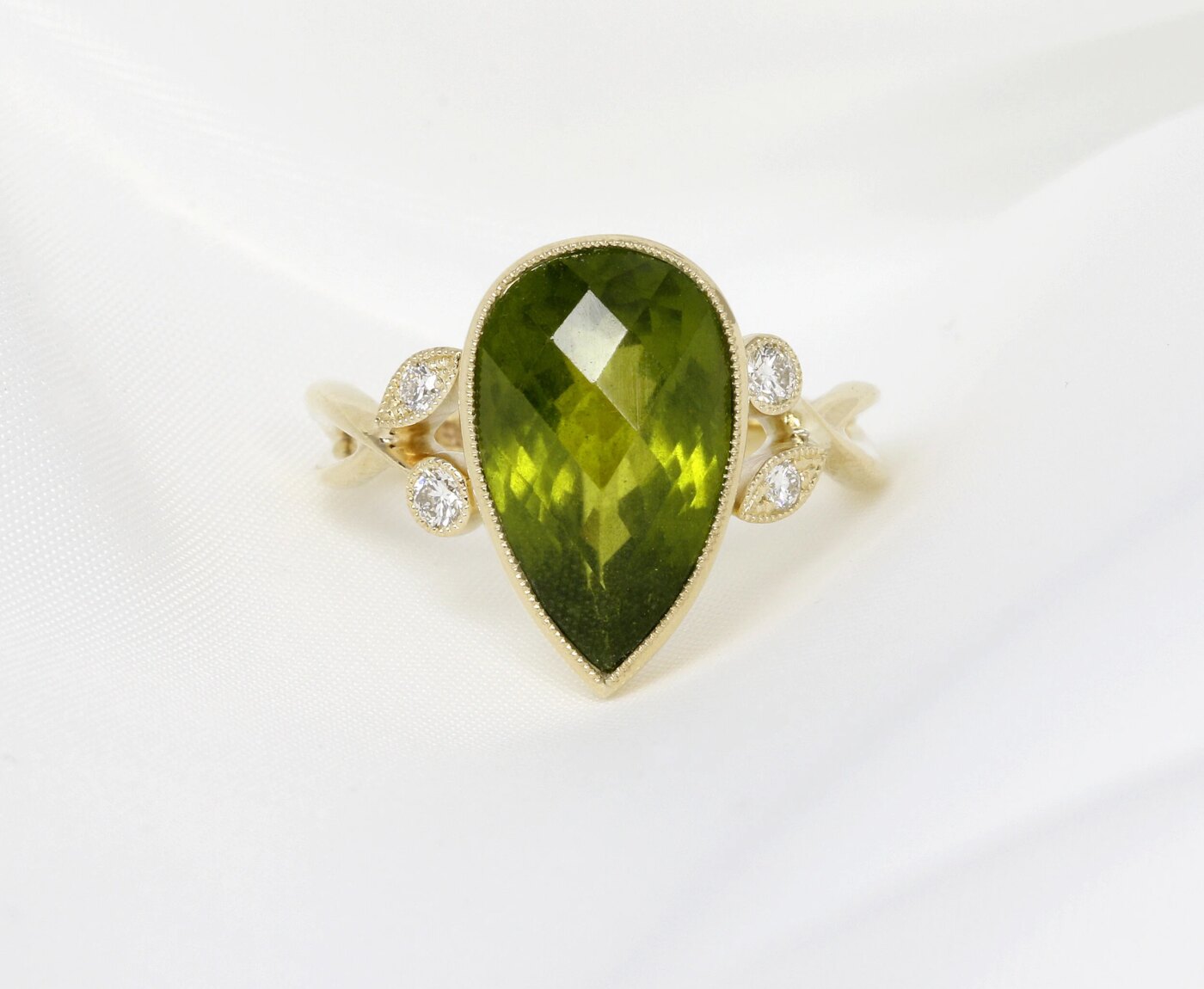 Peridot & Diamond Ring in Yellow Gold