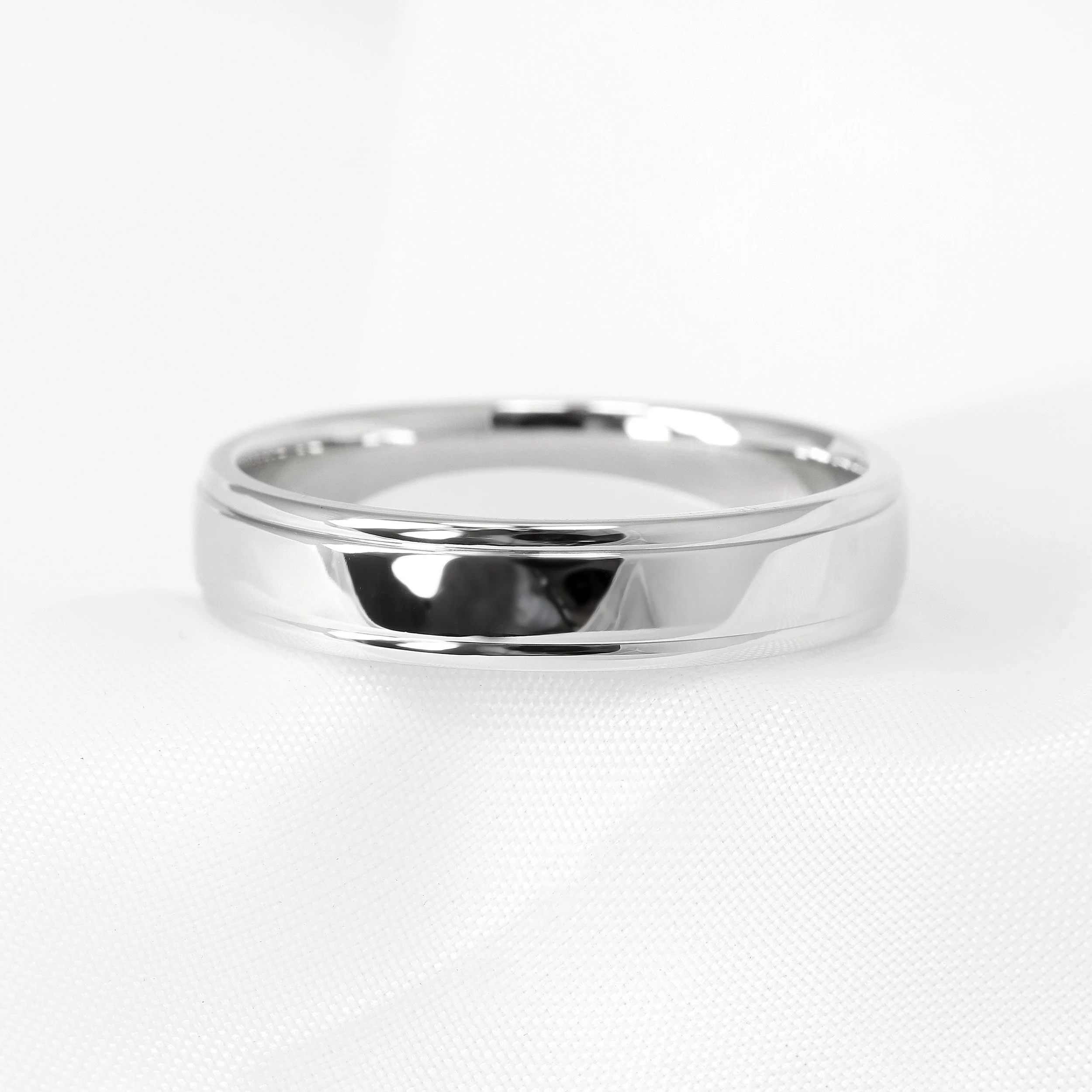 Grooved Platinum Wedding Band in Platinum