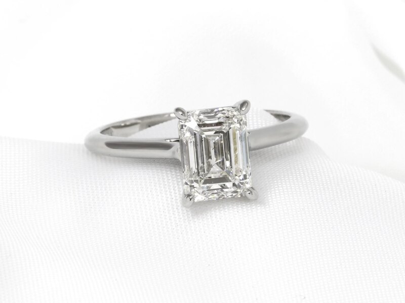Emerald Cut Diamond Solitaire Ring in Platinum