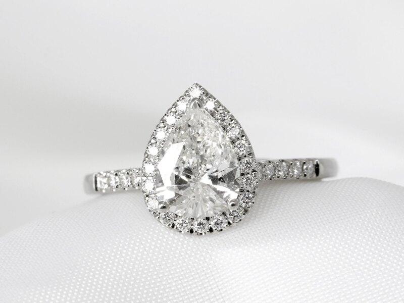 Pear Shape Diamond Halo Cluster in Platinum 