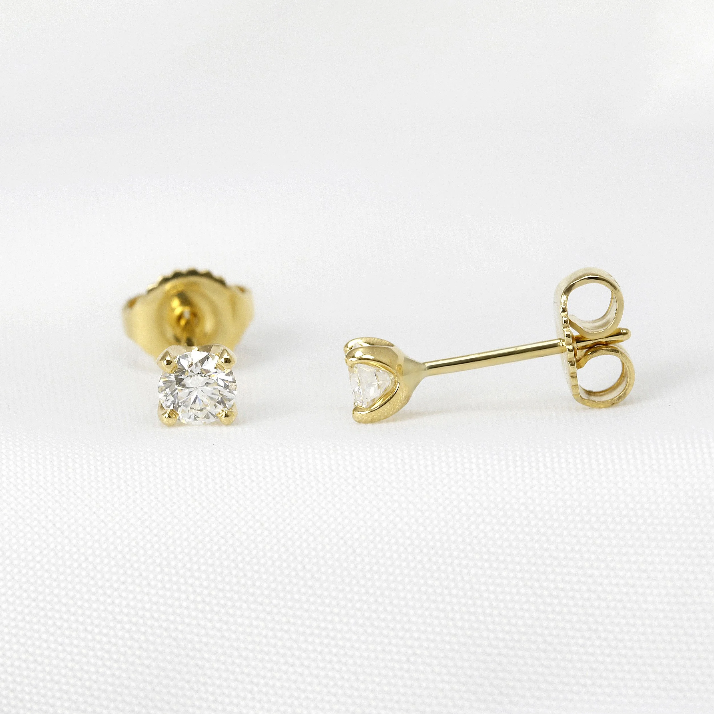 Diamond Stud Earrings in Yellow Gold
