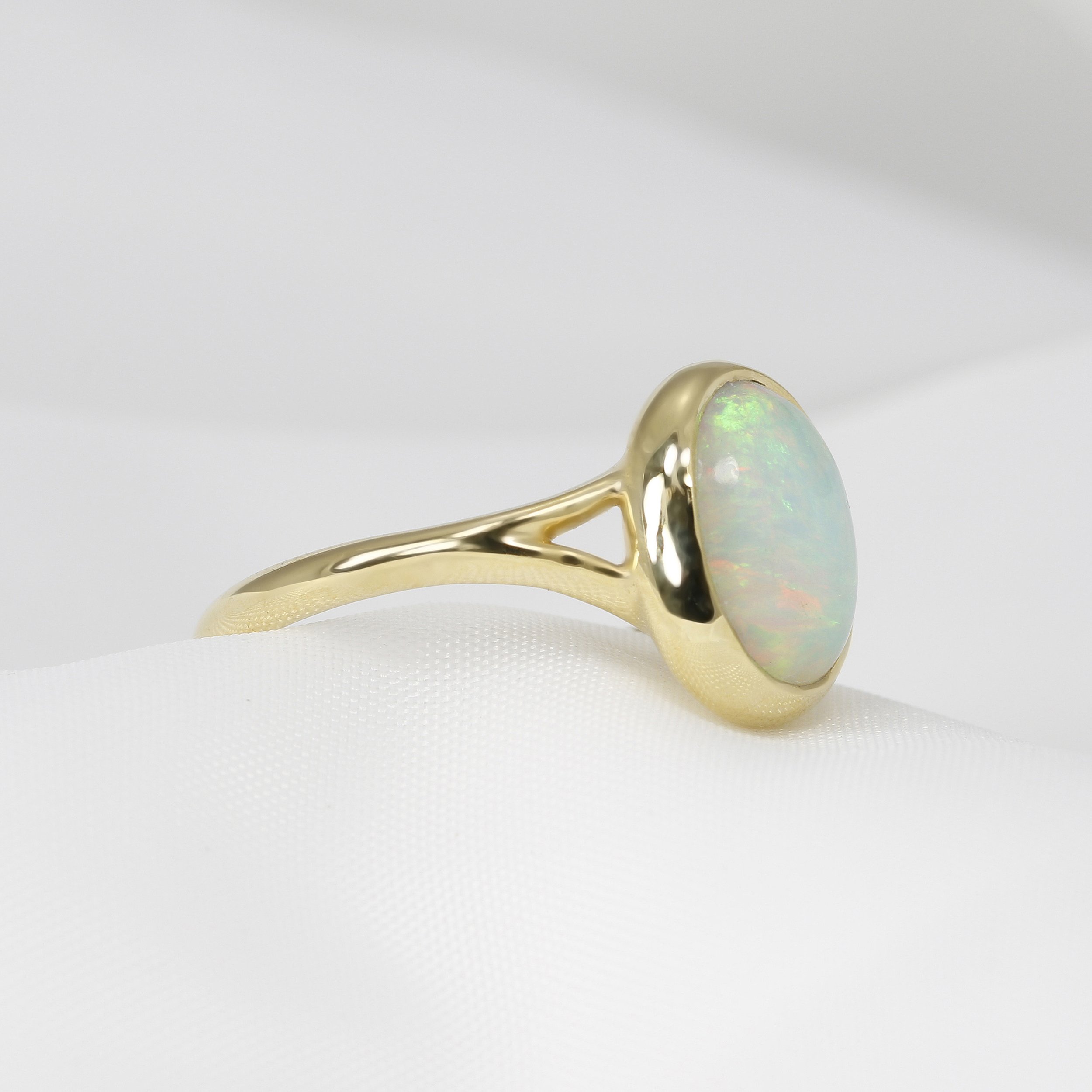 Opal Ring in Yellow Gold