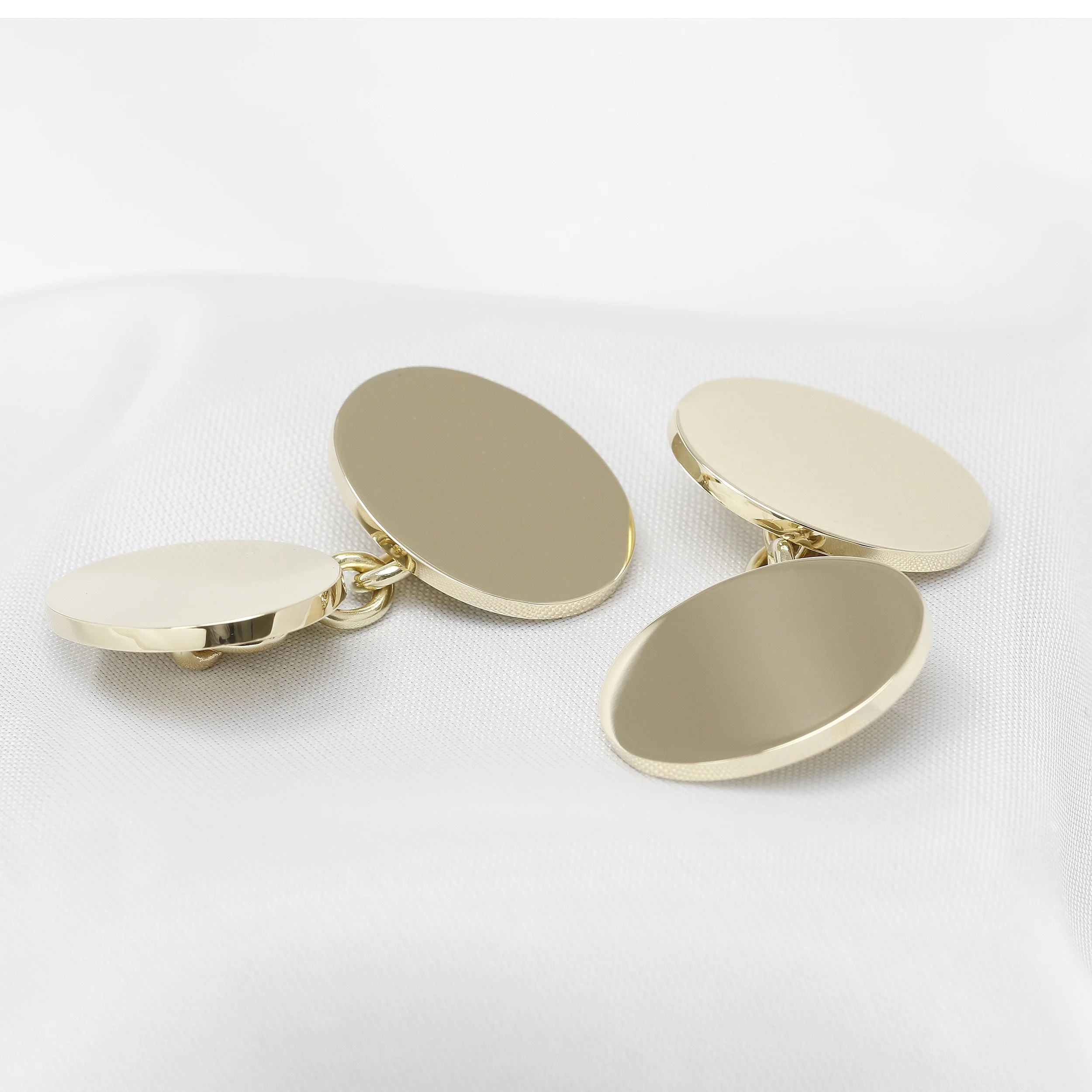 Traditional Chain Link Yellow Gold Oval Cufflinks