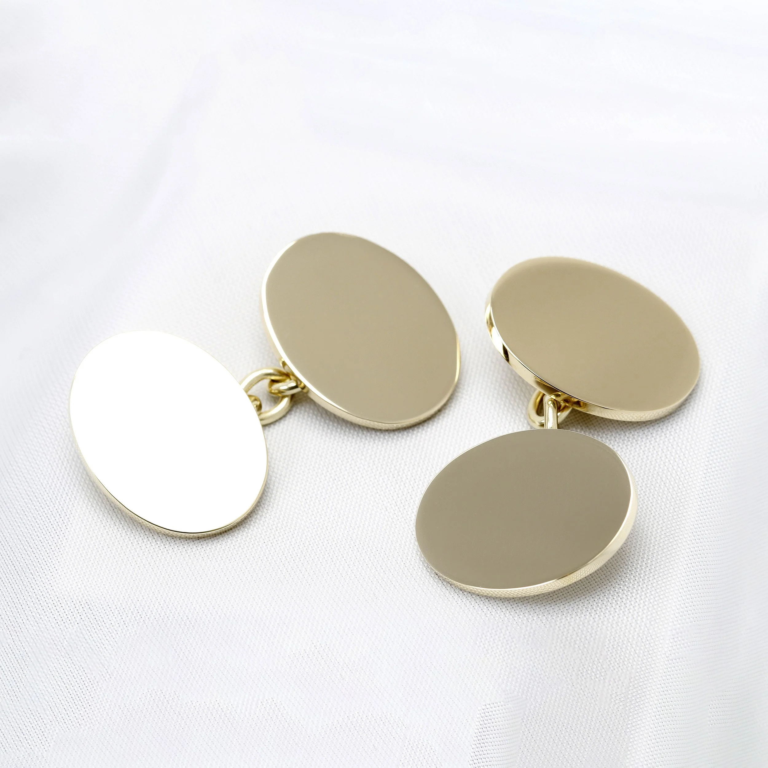 Traditional Chain Link Yellow Gold Oval Cufflinks