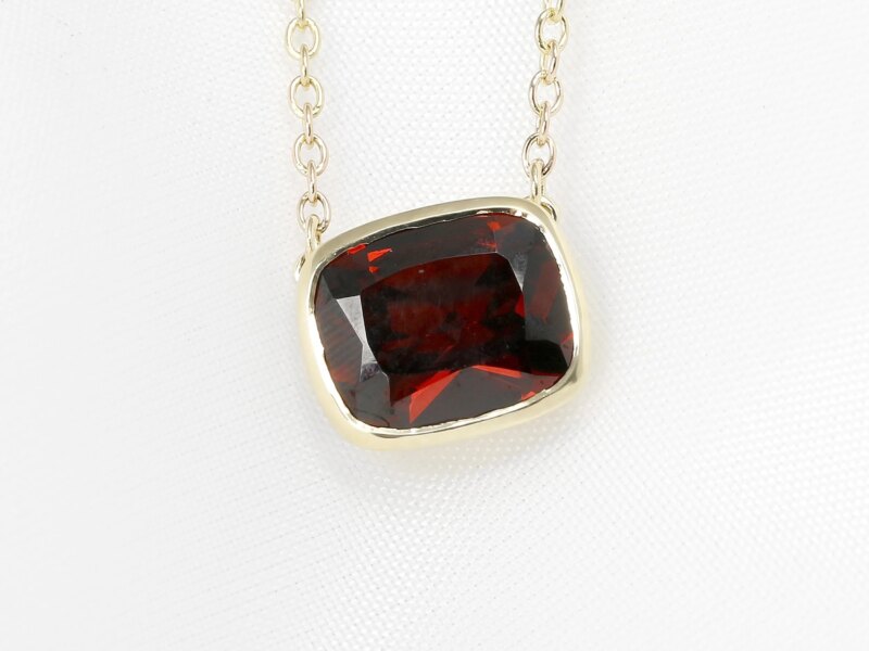 Yellow Gold Garnet Pendant