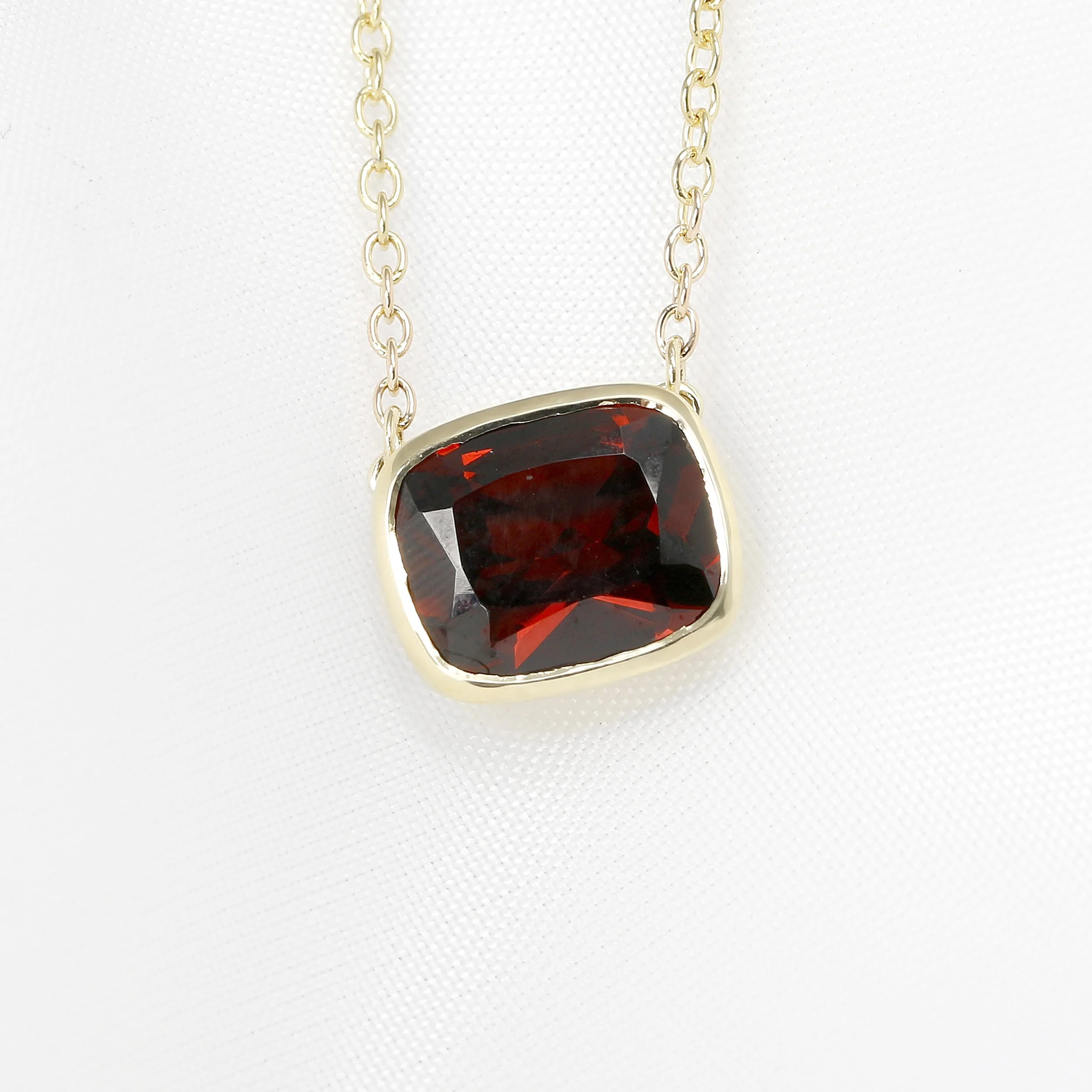 Yellow Gold Garnet Pendant