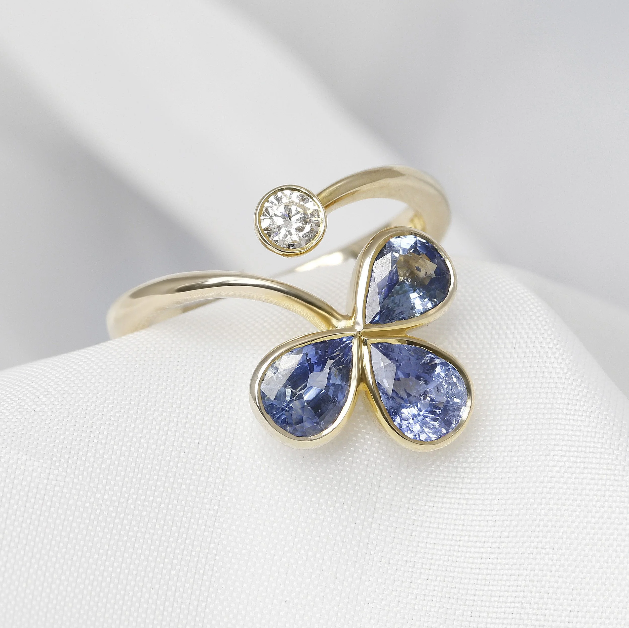 Sapphire & Diamond ‘Three Leaf’ Ring in Yellow Gold