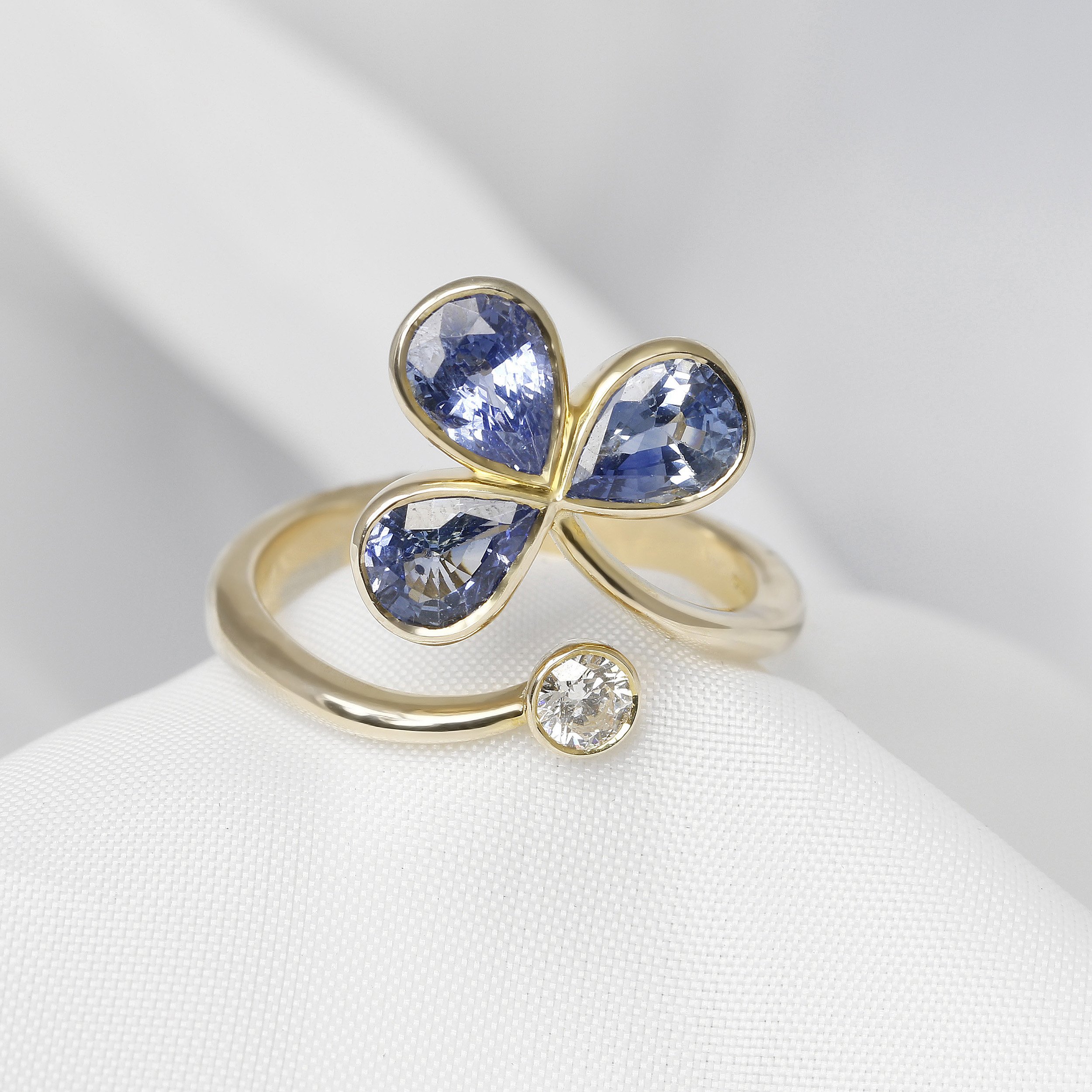Sapphire & Diamond ‘Three Leaf’ Ring in Yellow Gold
