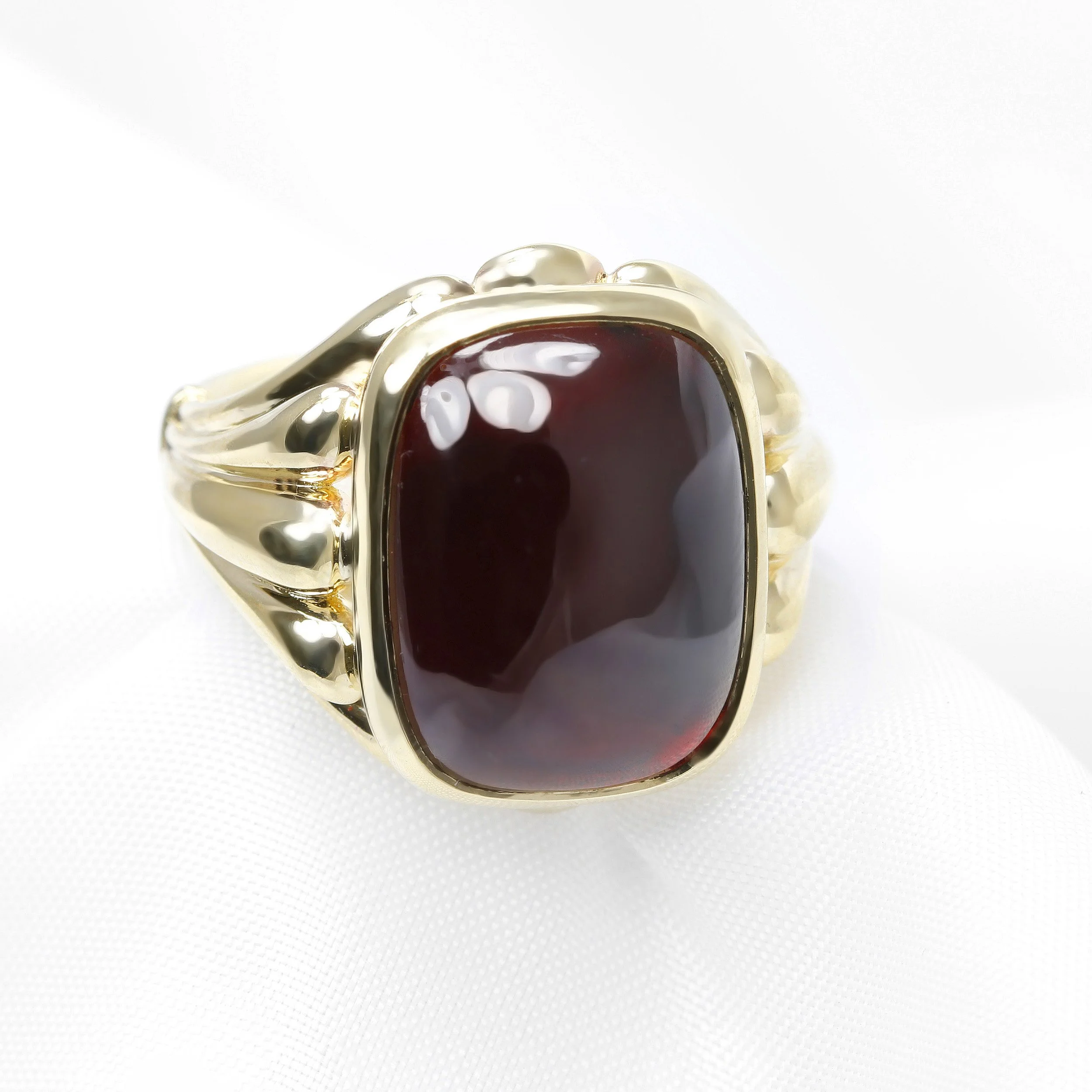 Cabochon Garnet Ring