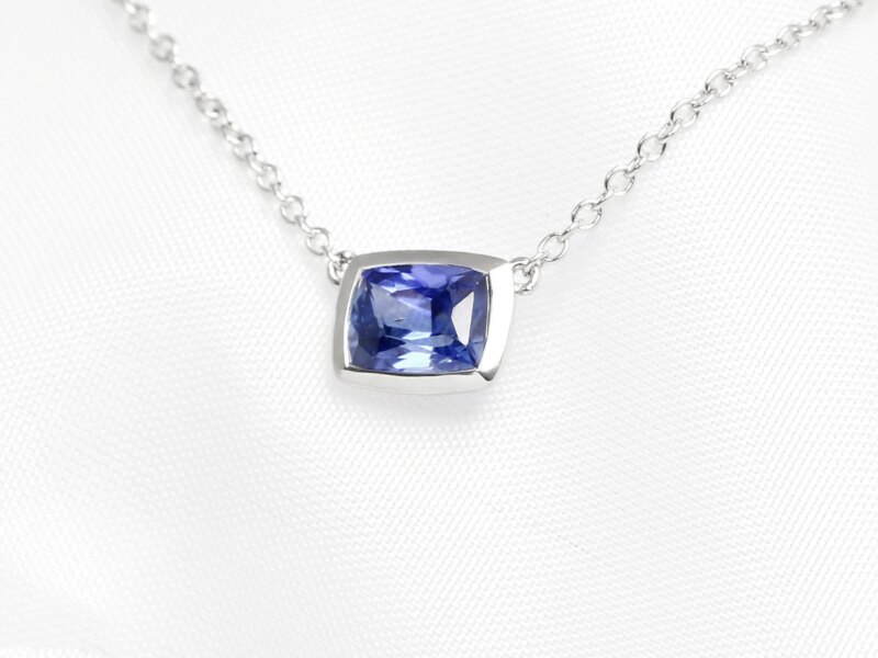 Sapphire Pendant in White Gold 