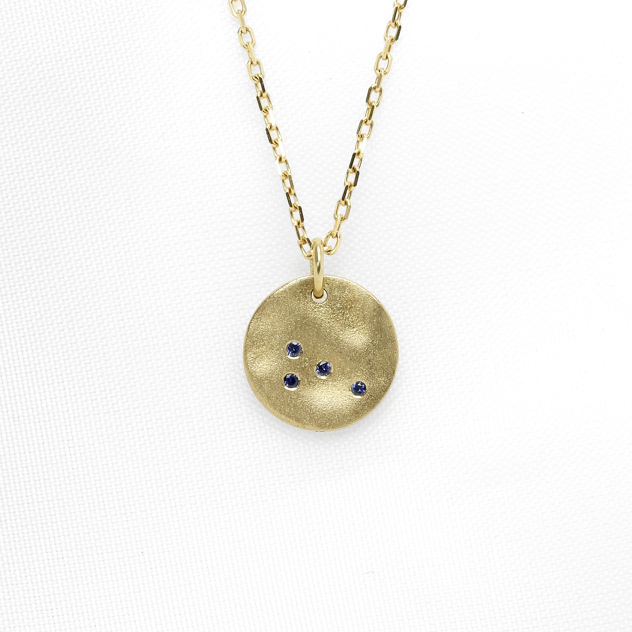 Sapphire Molten Disc Pendant in Yellow Gold