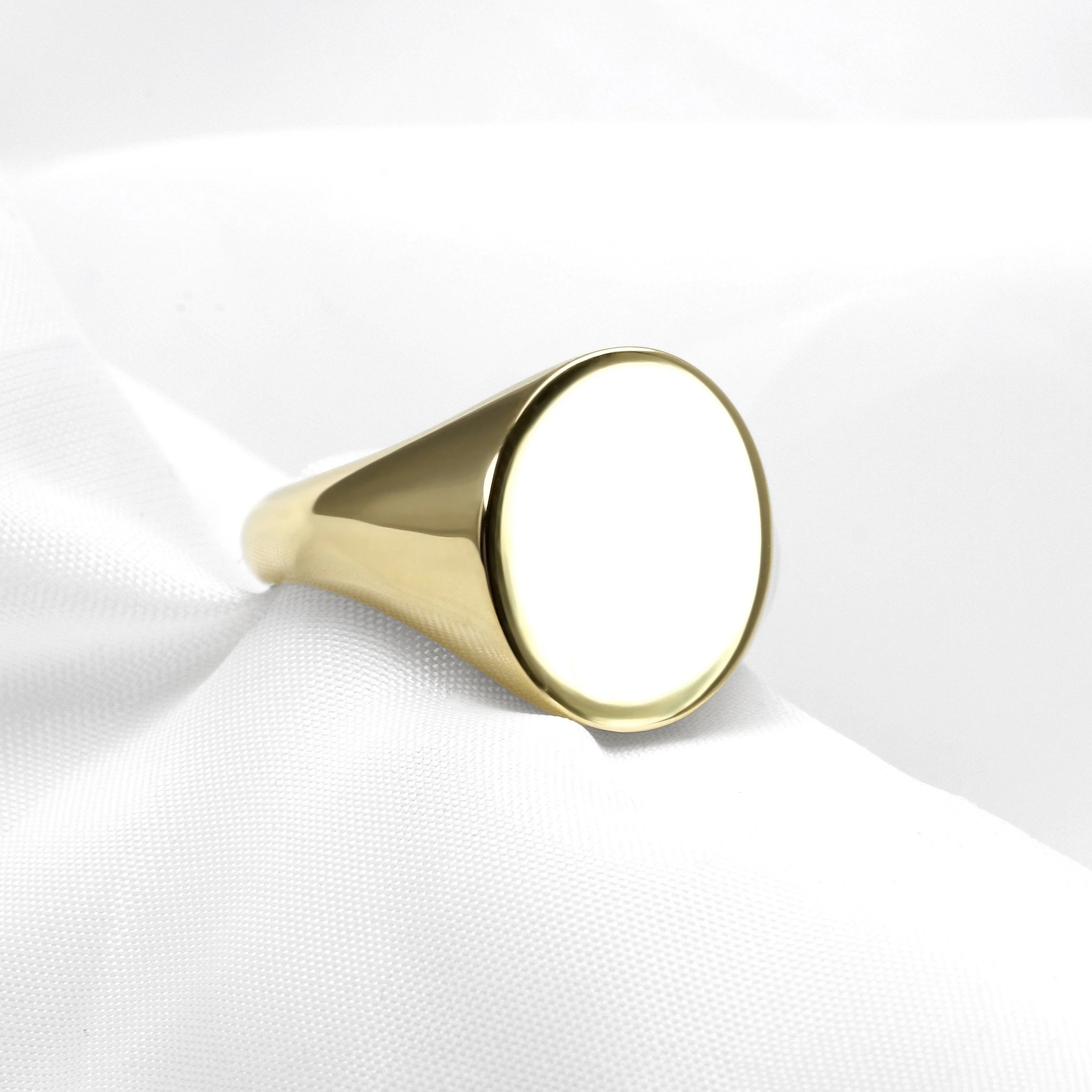 16 x 13mm Oval Face Signet Ring in Yellow Gold