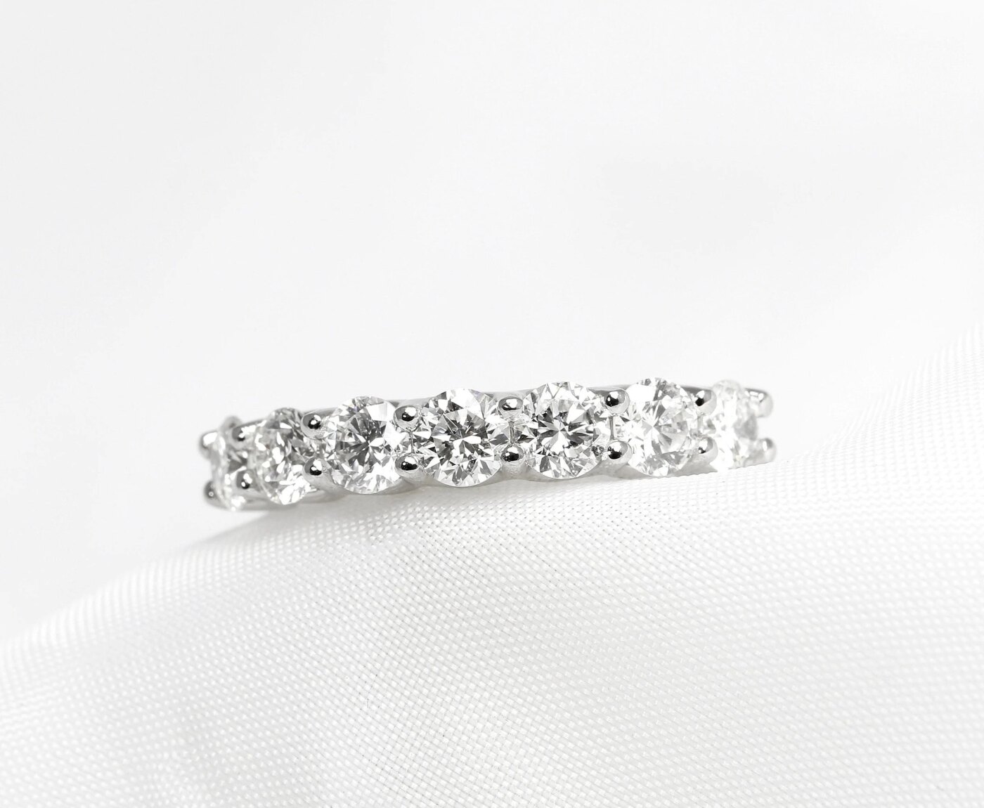 Timothy Roe Valles Diamond & Platinum Eternity Ring 