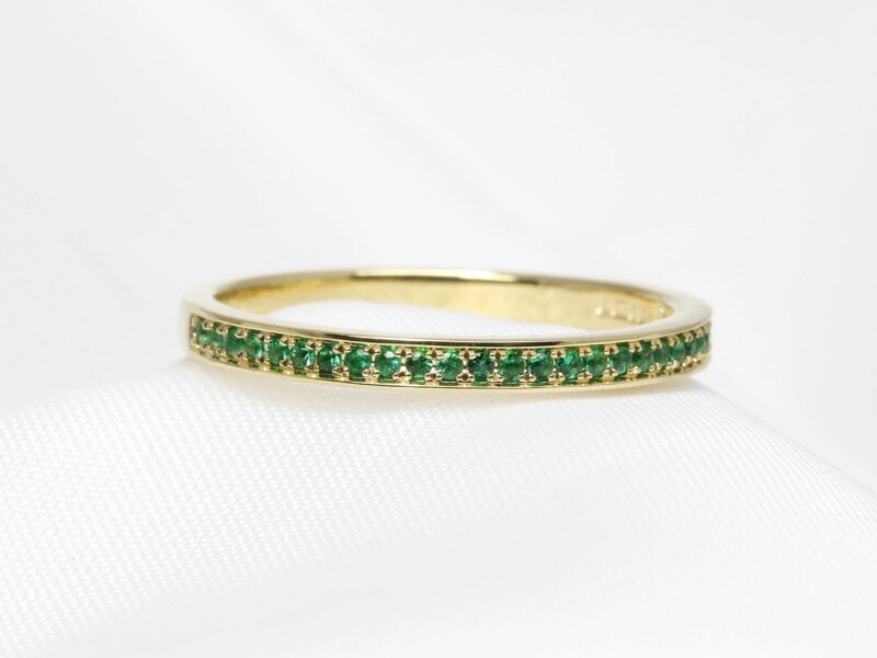 Emerald Eternity Ring in 18ct Yellow Gold 