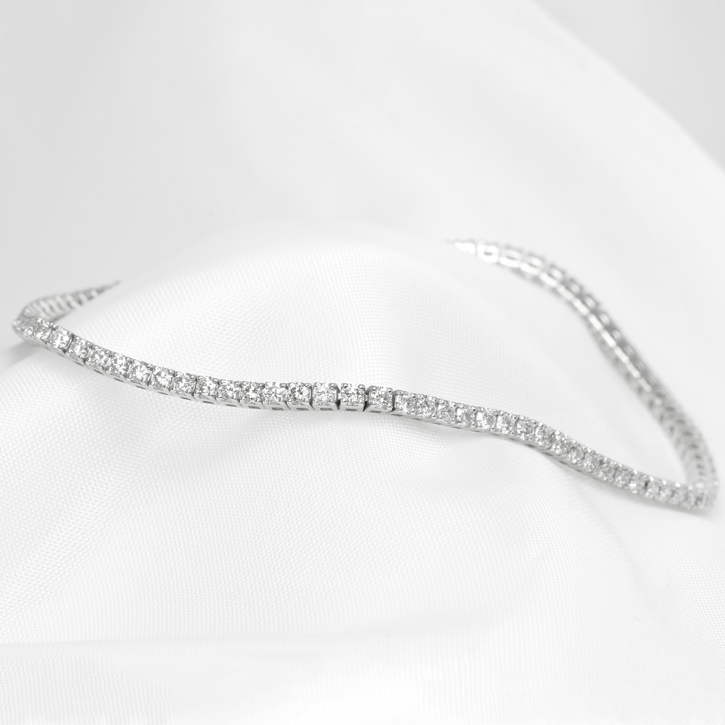 Diamond Line Bracelet in White Gold