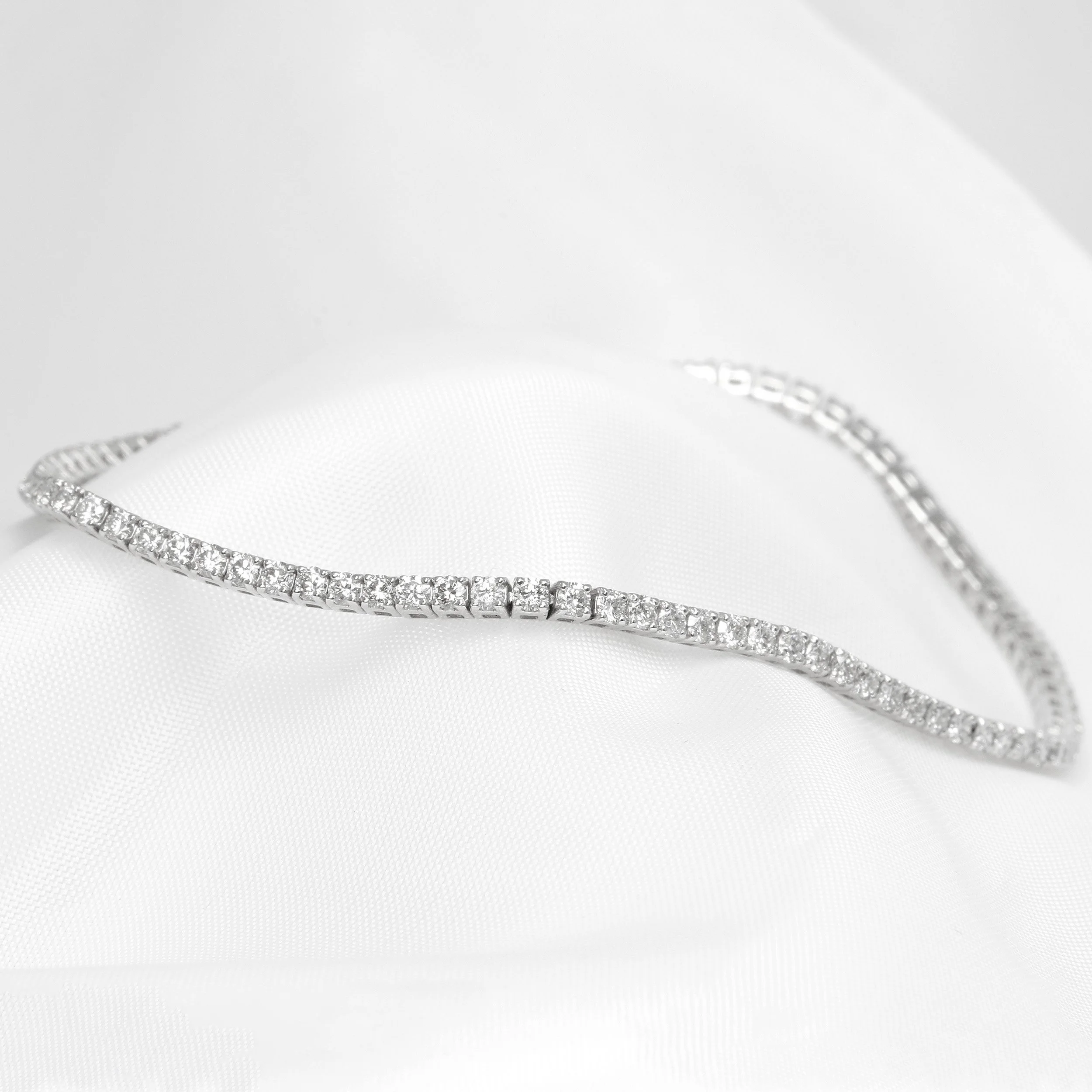 Diamond Line Bracelet in White Gold