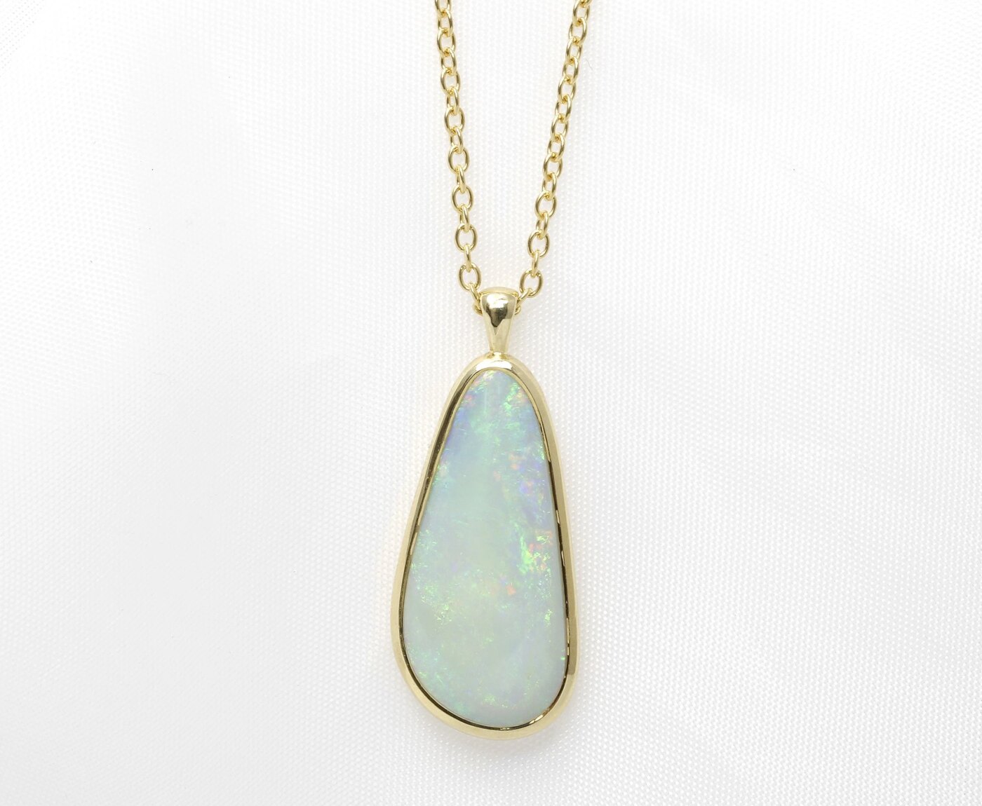 Australian Opal Pendant in Yellow Gold