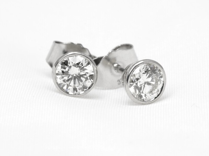 Diamond Solitare Stud Earrings in 9ct White Gold 
