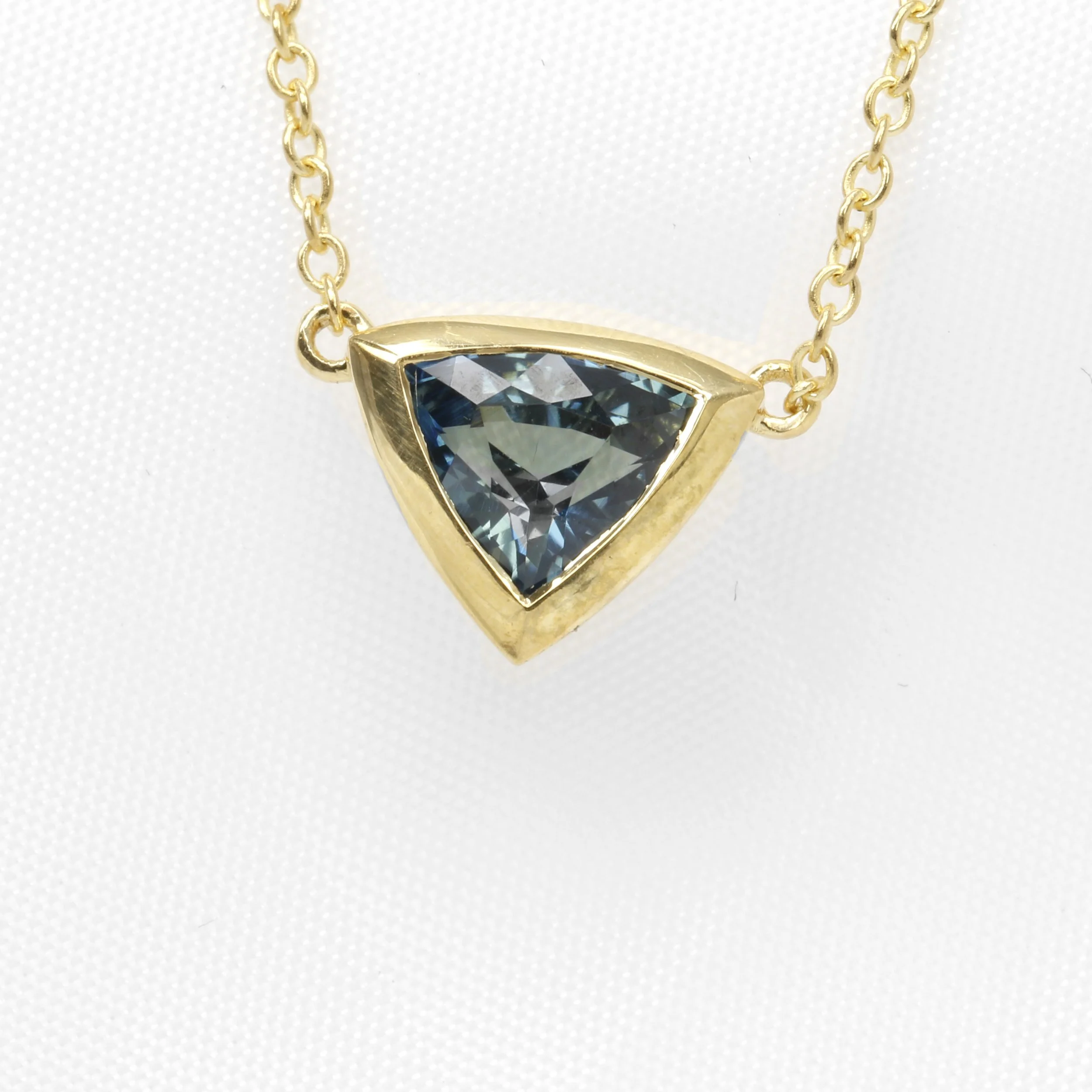 Teal Sapphire Necklace in 9ct Yellow Gold