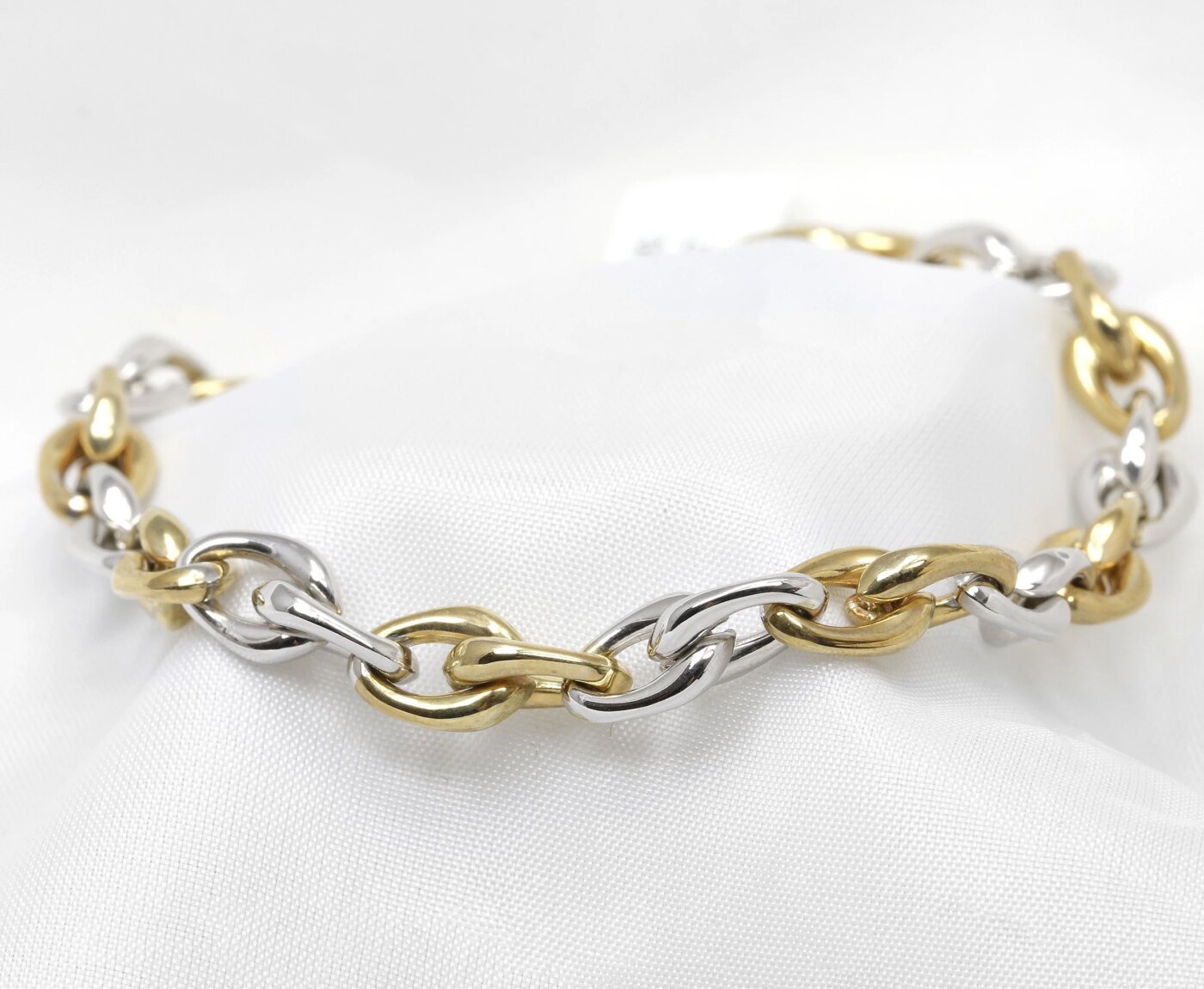 yellow gold and white gold link bracelet