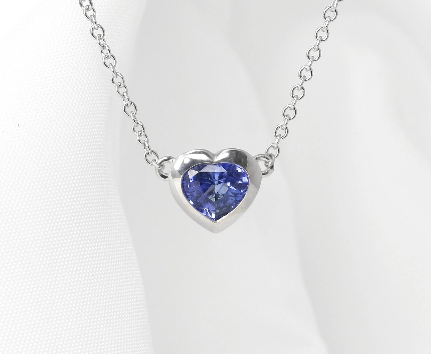 Heart Shaped Sapphire Necklace in White Gold 