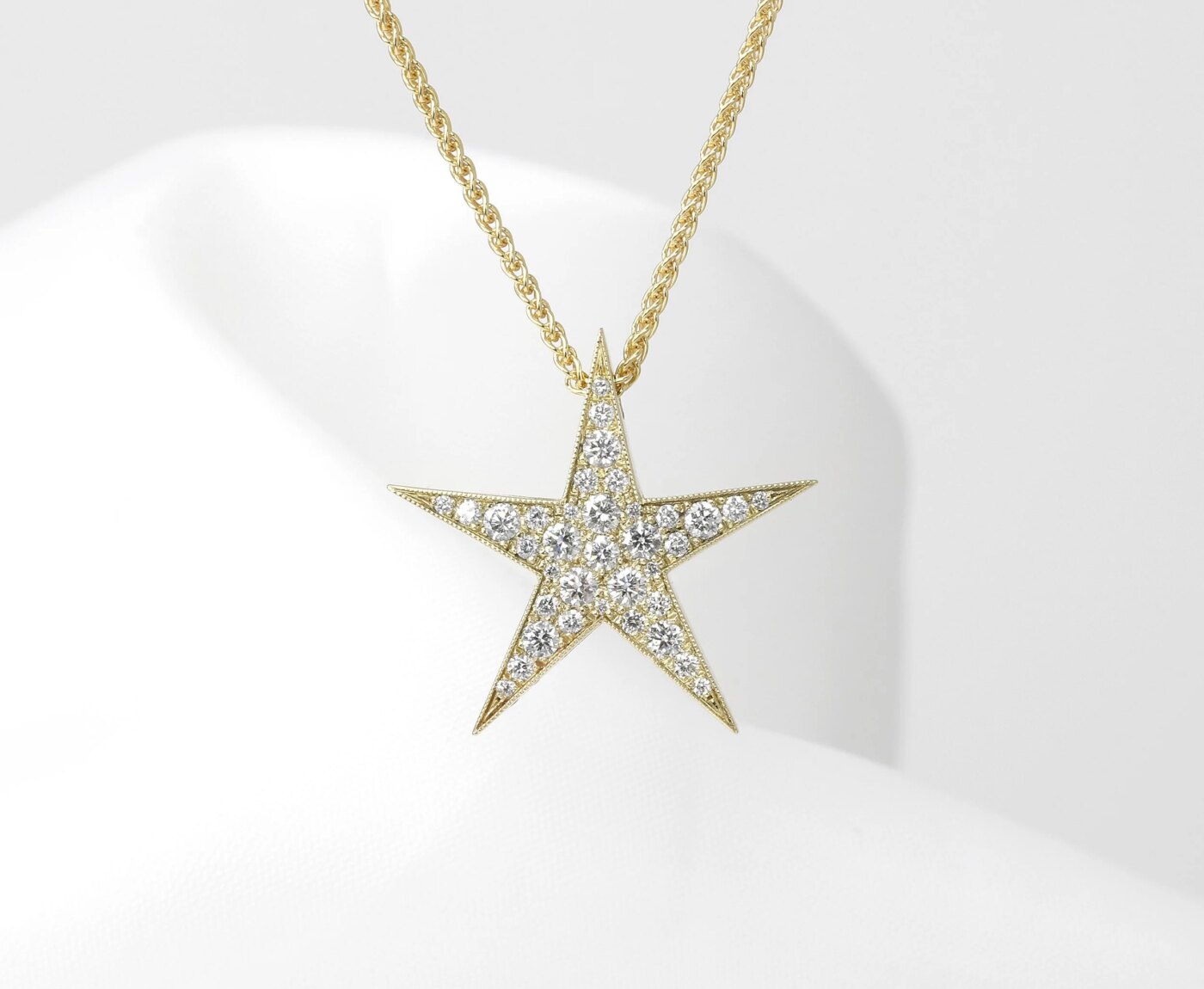 Large Diamond Star Pendant in Yellow Gold