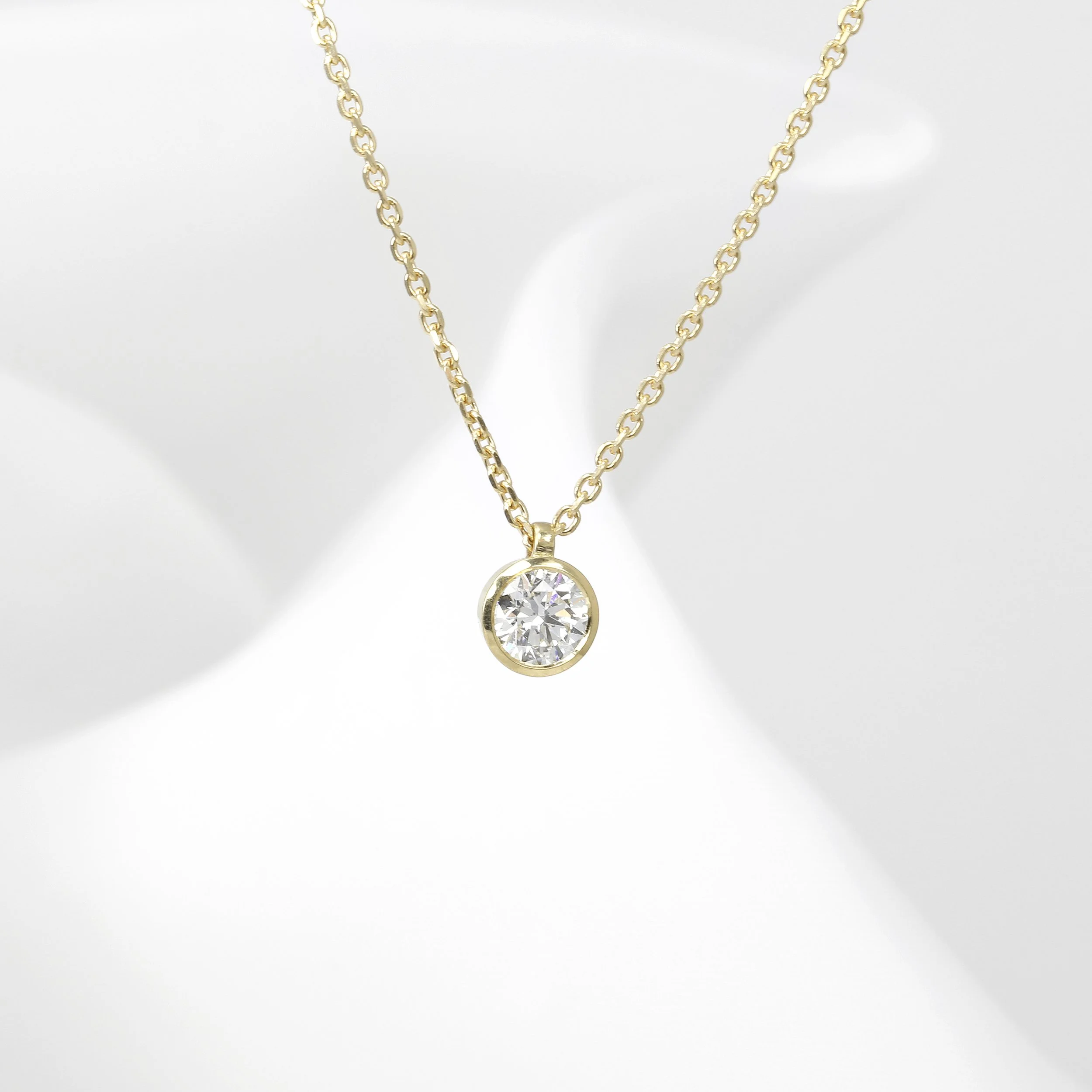 Diamond Solitaire Pendant in Yellow Gold