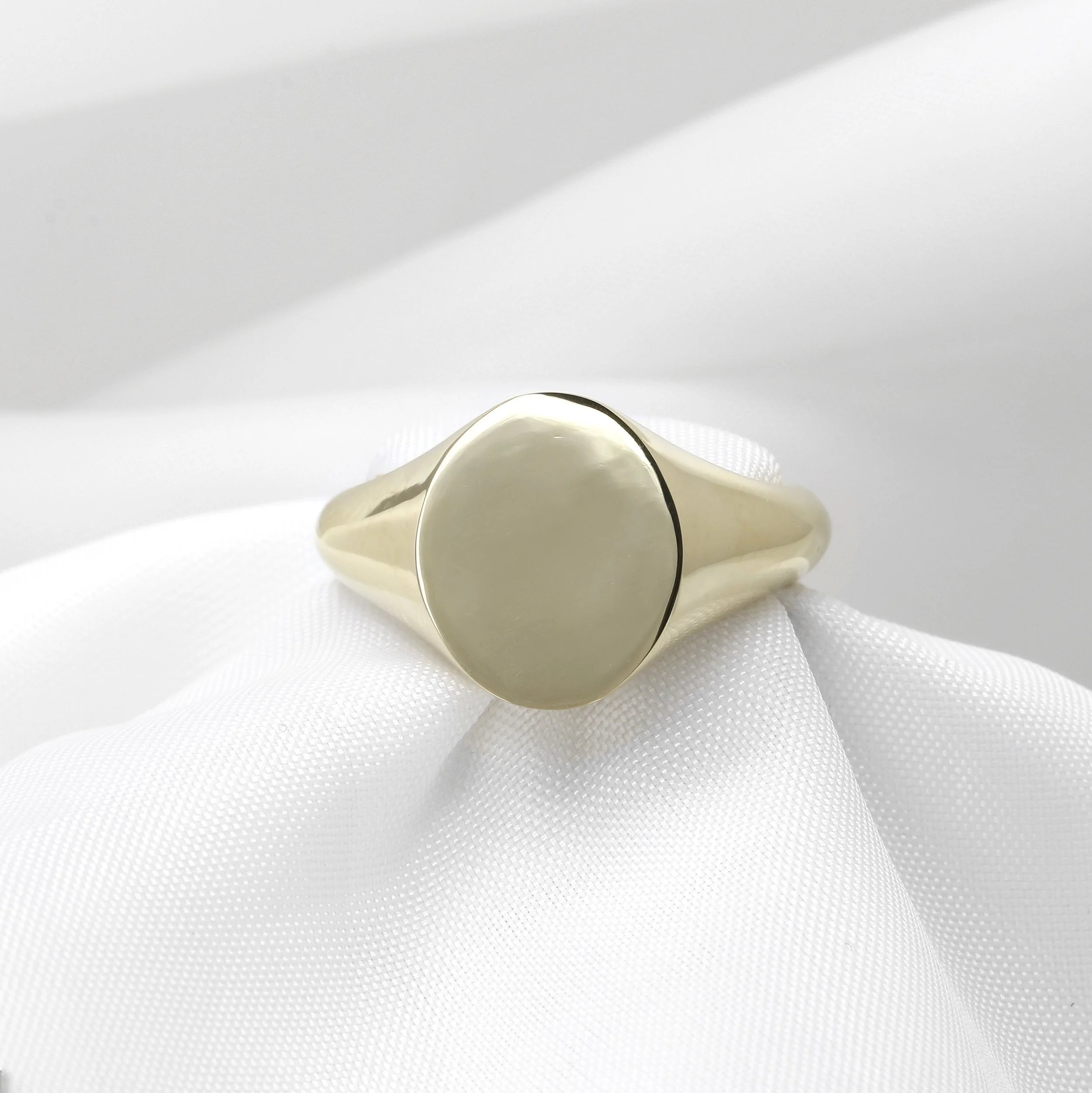 10 x 12mm Oval Signet Ring in 9ct Yellow Gold