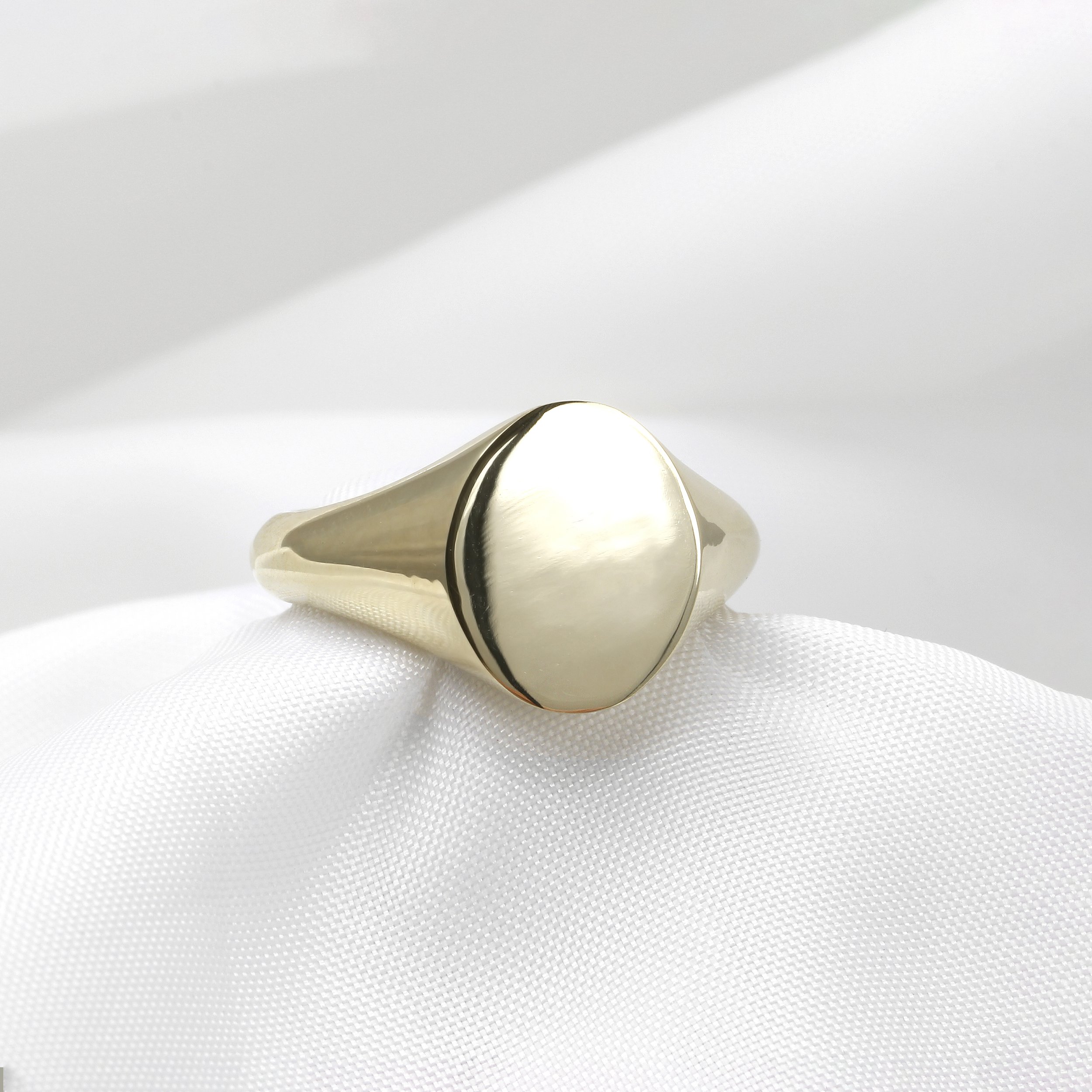 10 x 12mm Oval Signet Ring in 9ct Yellow Gold