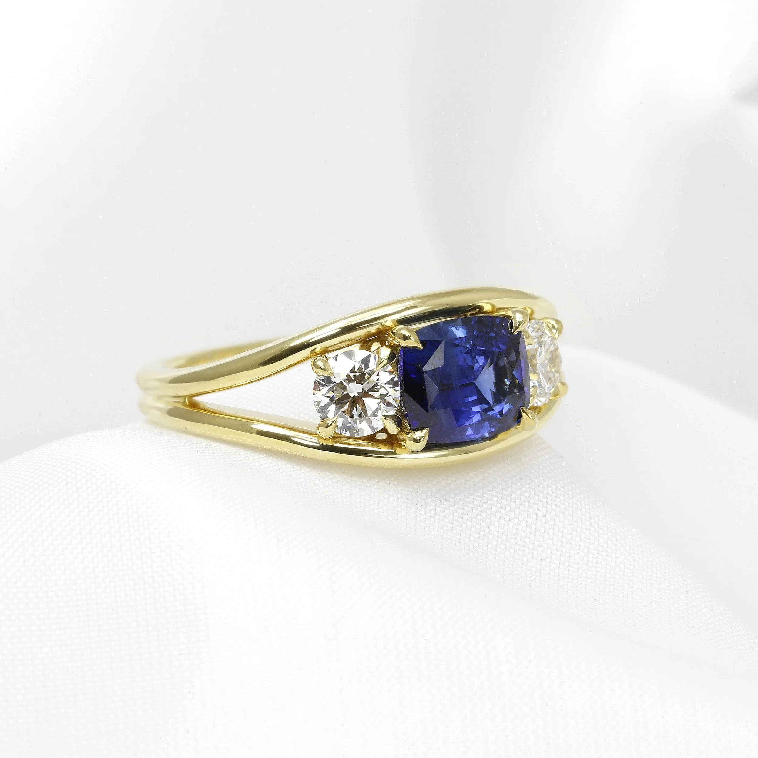 Sapphire and Diamond Ring in 9ct Yellow Gold