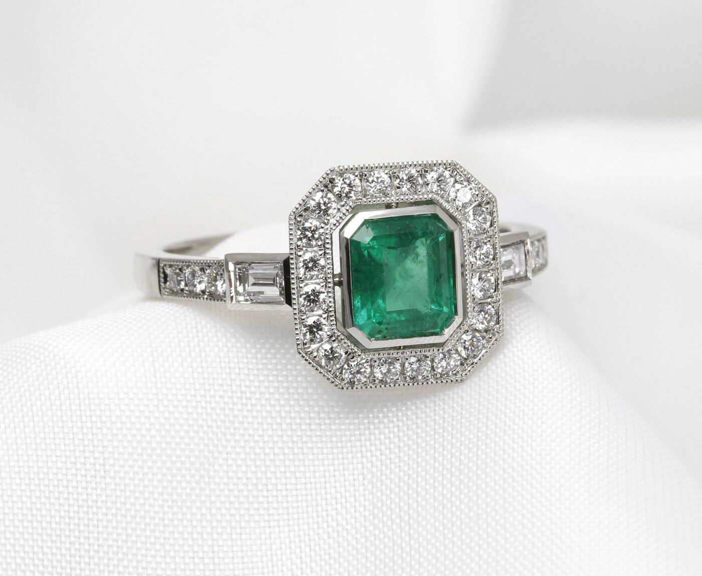 Emerald and diamond cluster ring 1920s Art Deco