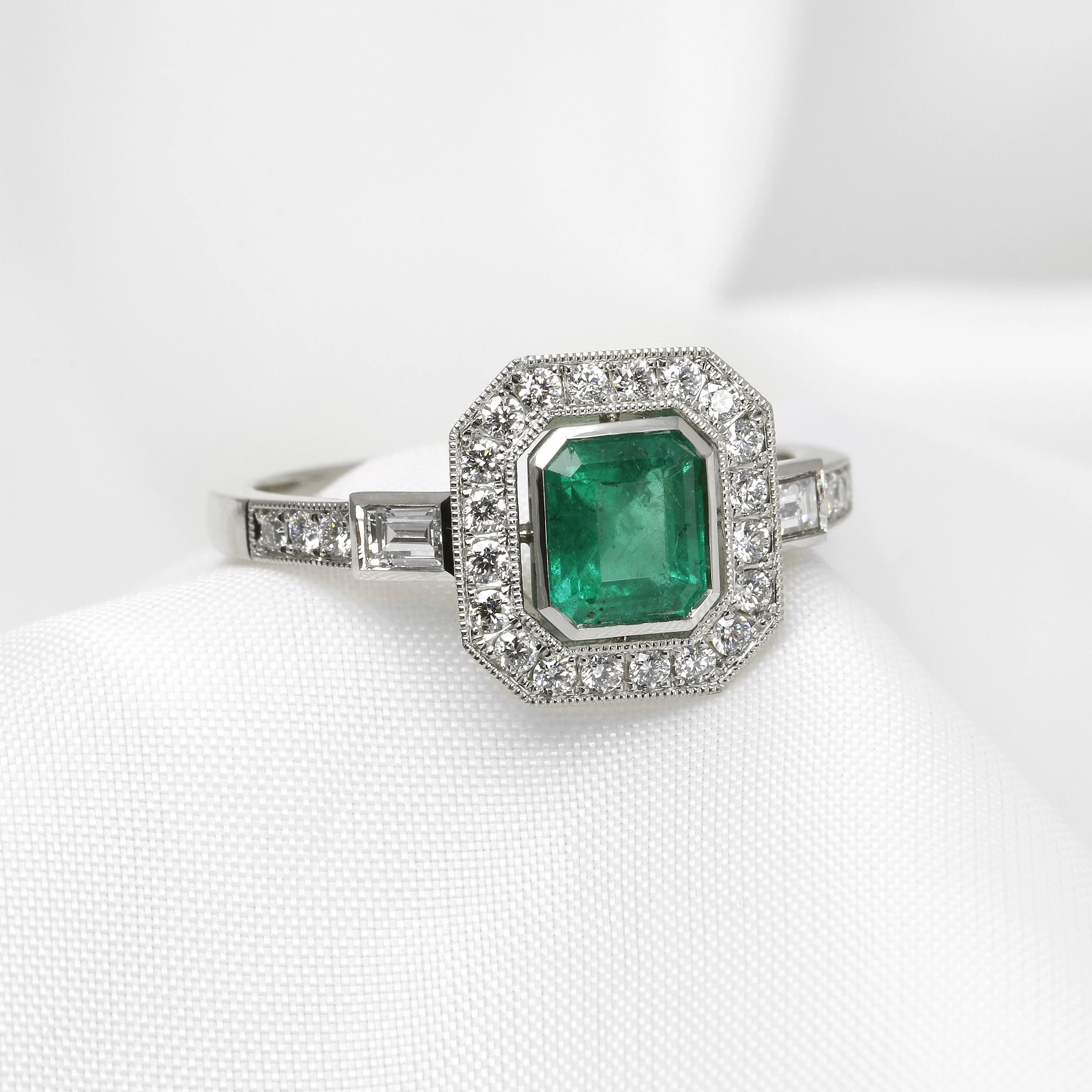 Emerald and diamond cluster ring 1920s Art Deco