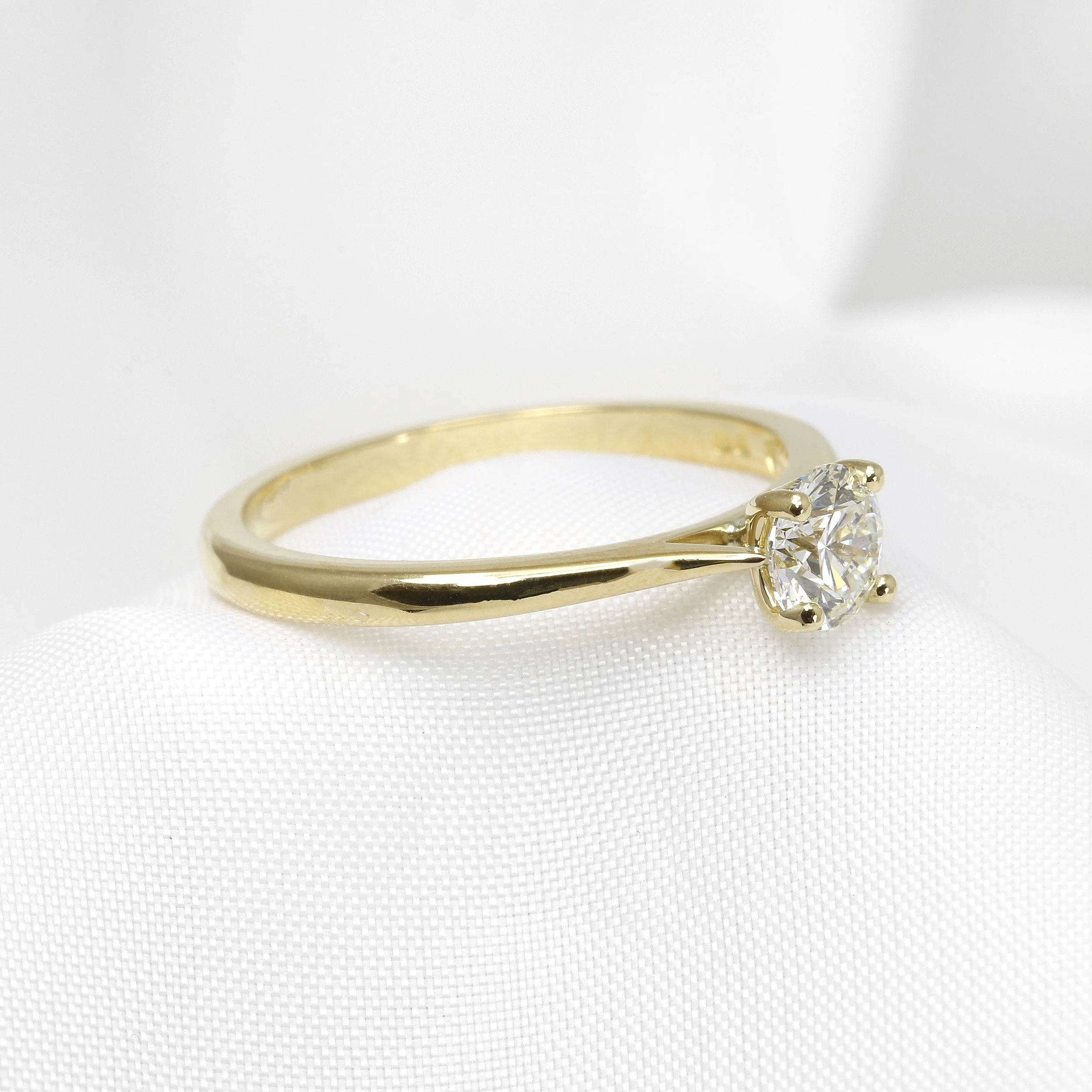 Diamond Solitaire Ring in 18ct Yellow Gold